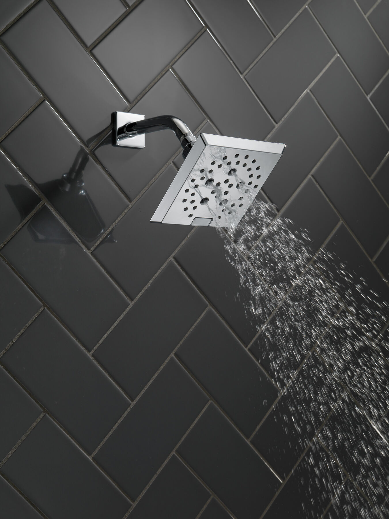 H<sub>2</sub>Okinetic&reg; 5-Setting Angular Modern Raincan Shower Head