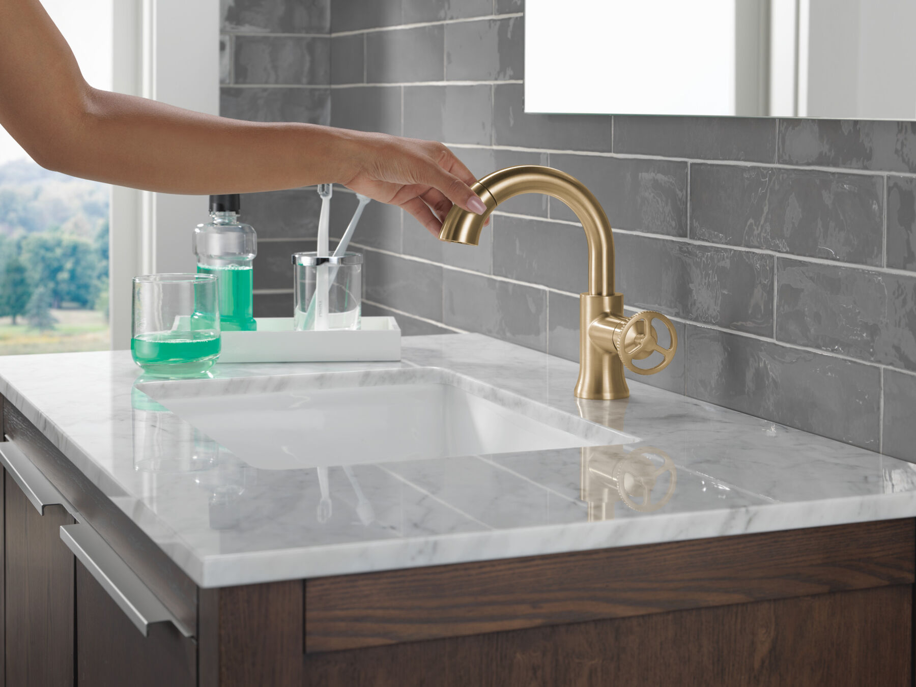 Single Handle Pull-Down Bathroom Faucet