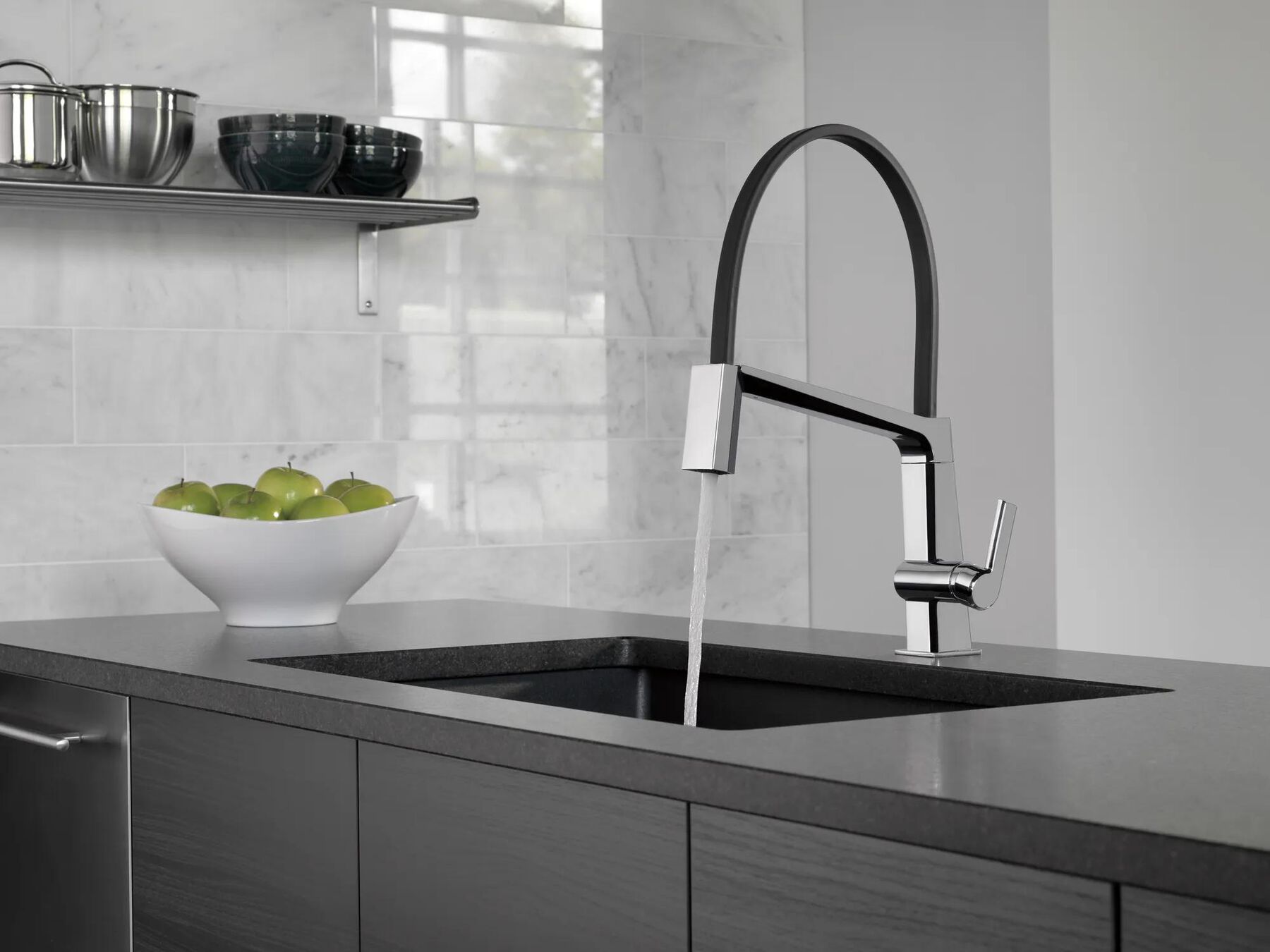 Single Handle Exposed Hose Kitchen Faucet