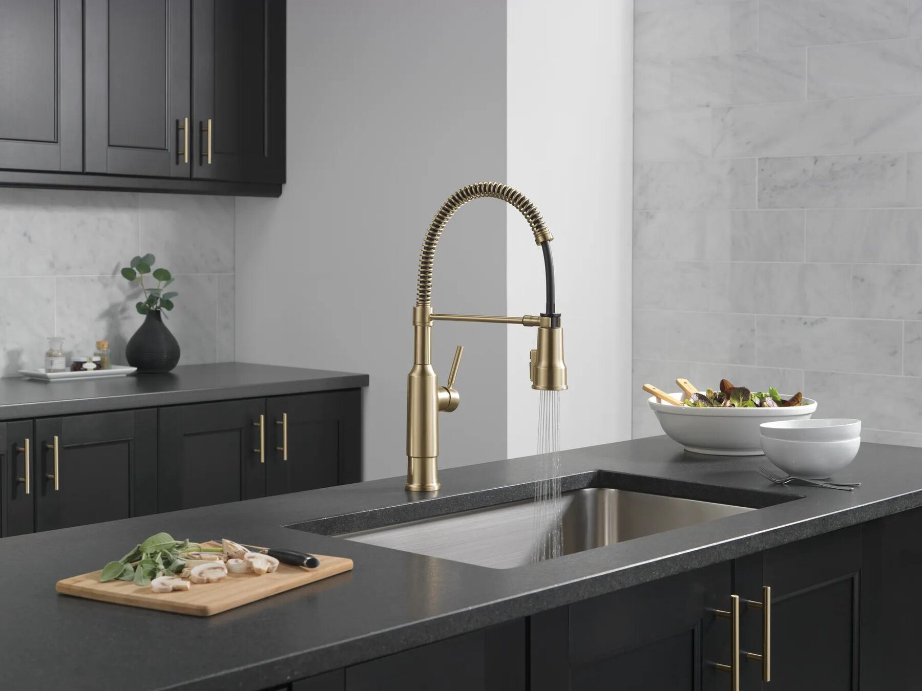 Single-Handle Pull-Down Spring Kitchen Faucet (Recertified)