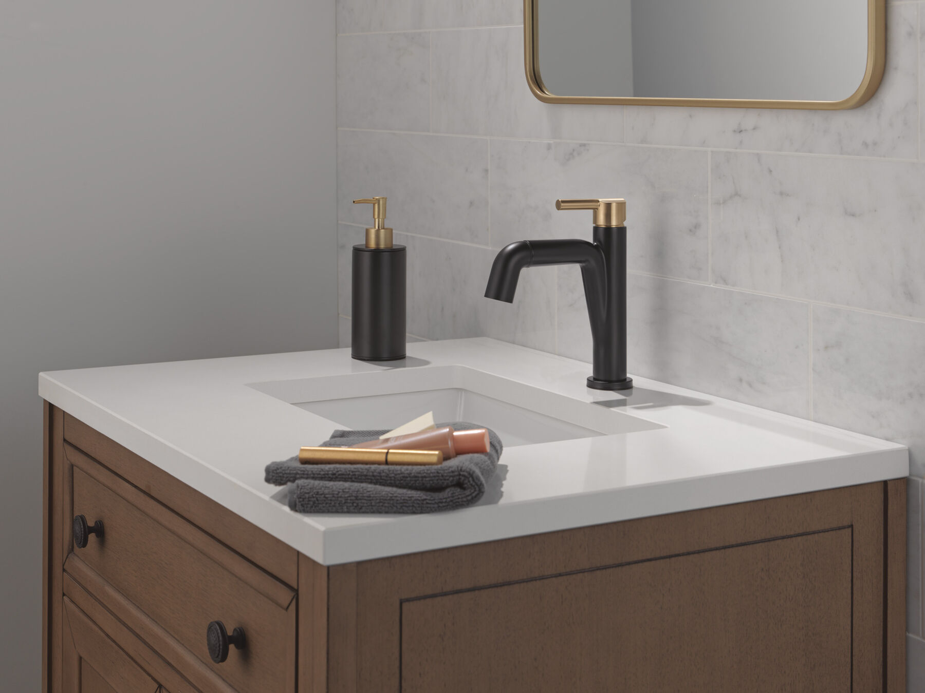 Single Handle Pull-Down Bathroom Faucet