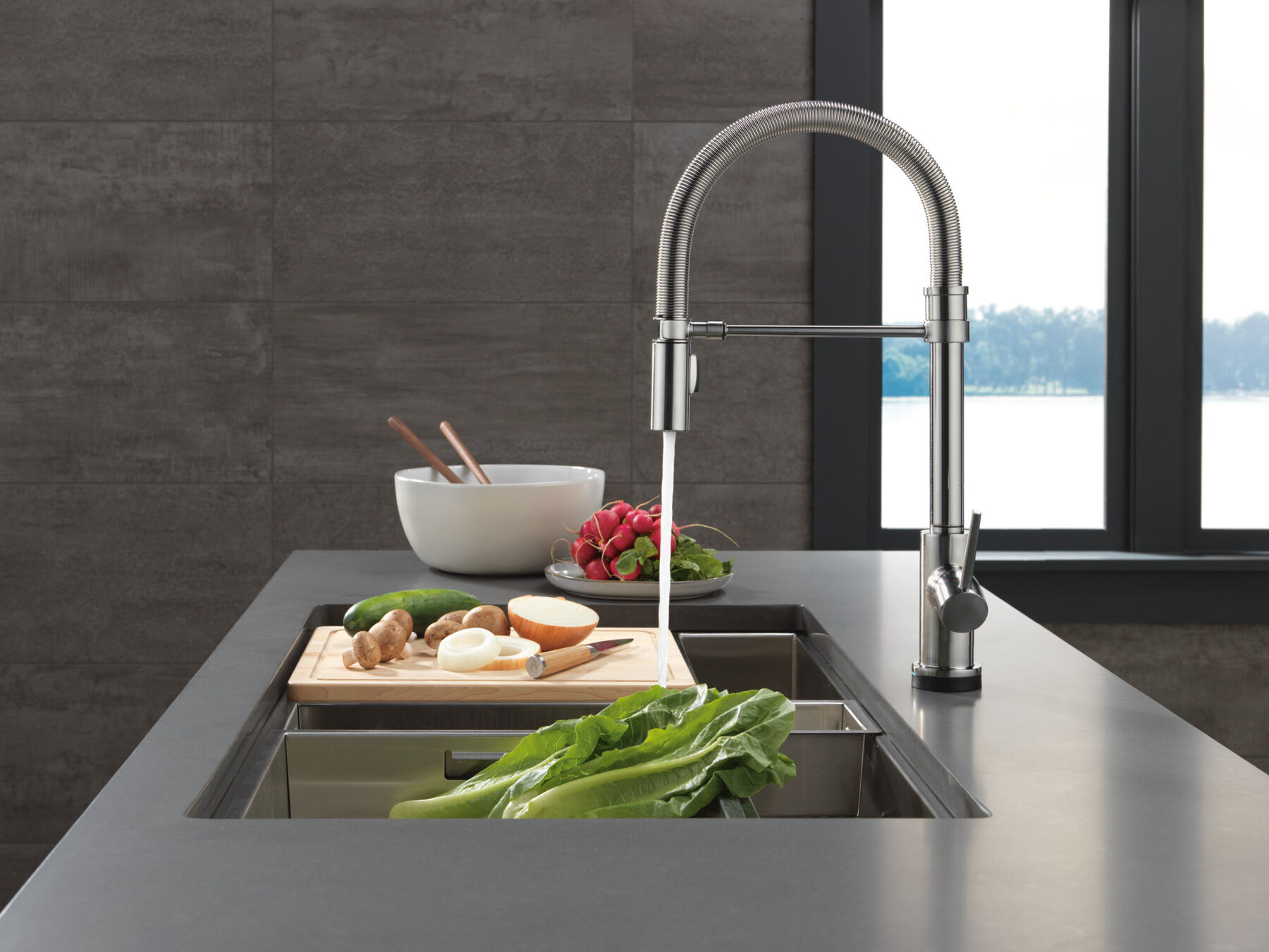 Touchless Pull-Down Kitchen Faucet (Recertified)