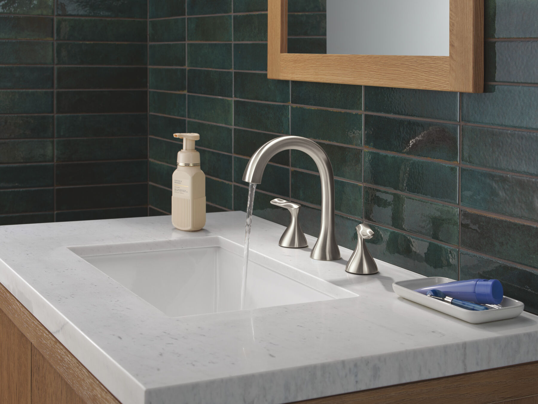 Two Handle Widespread Bathroom Faucet