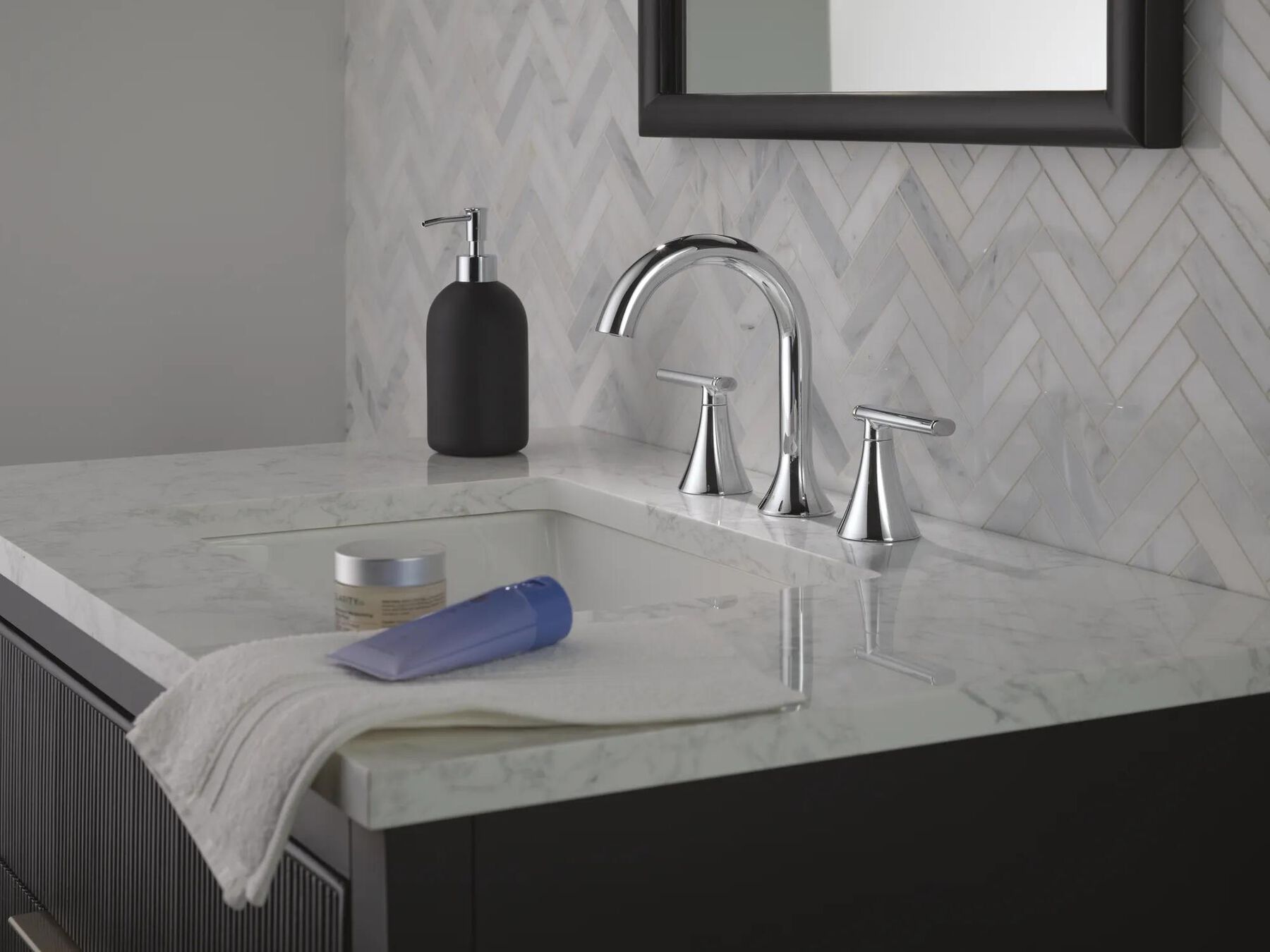 Two Handle Widespread Bathroom Faucet