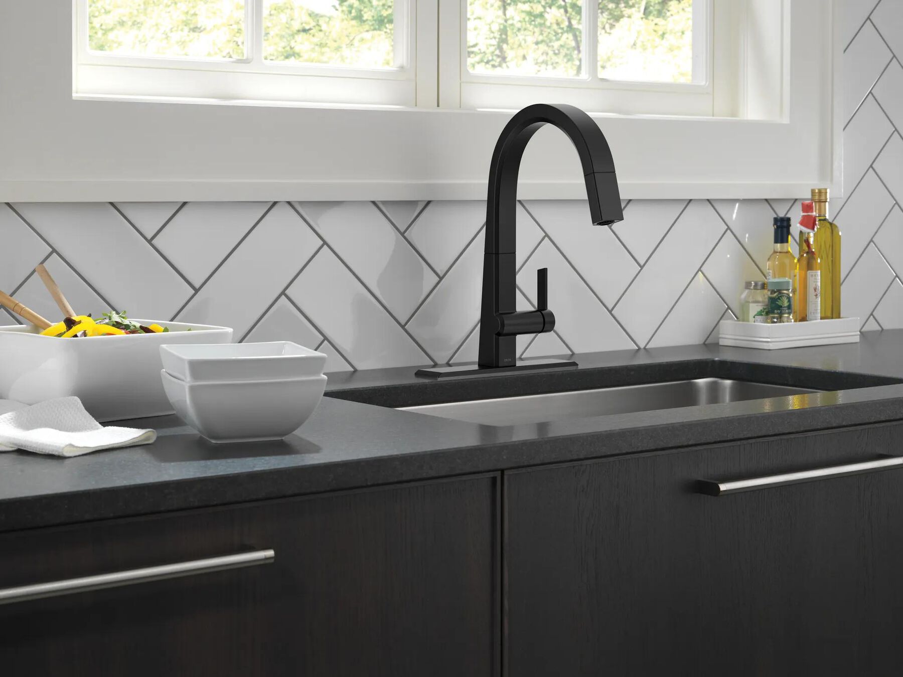 Single Handle Pull-Down Kitchen Faucet