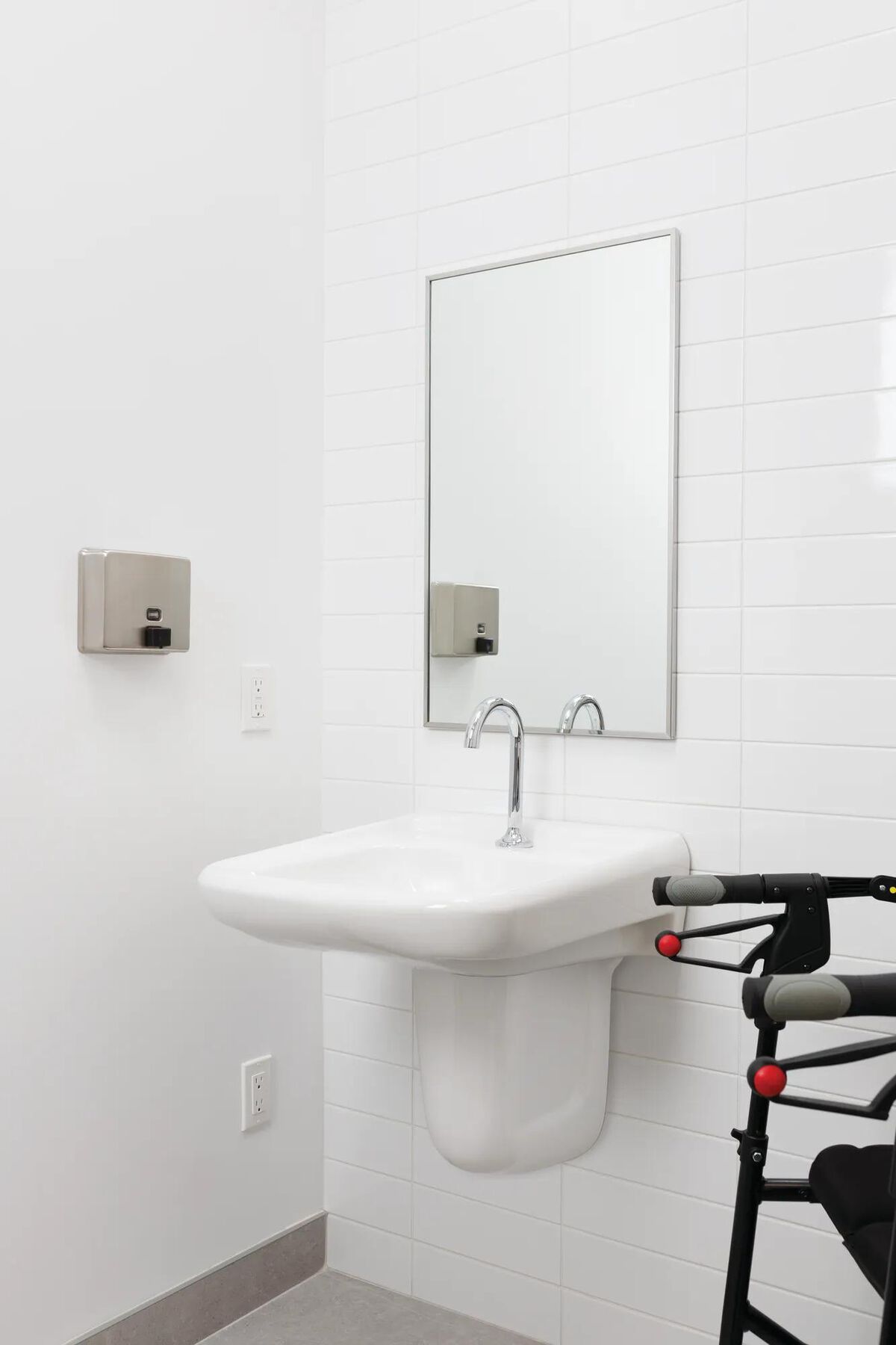Electronic Lavatory Faucet with Proximity&reg; Sensing Technology - Hardwire Operated