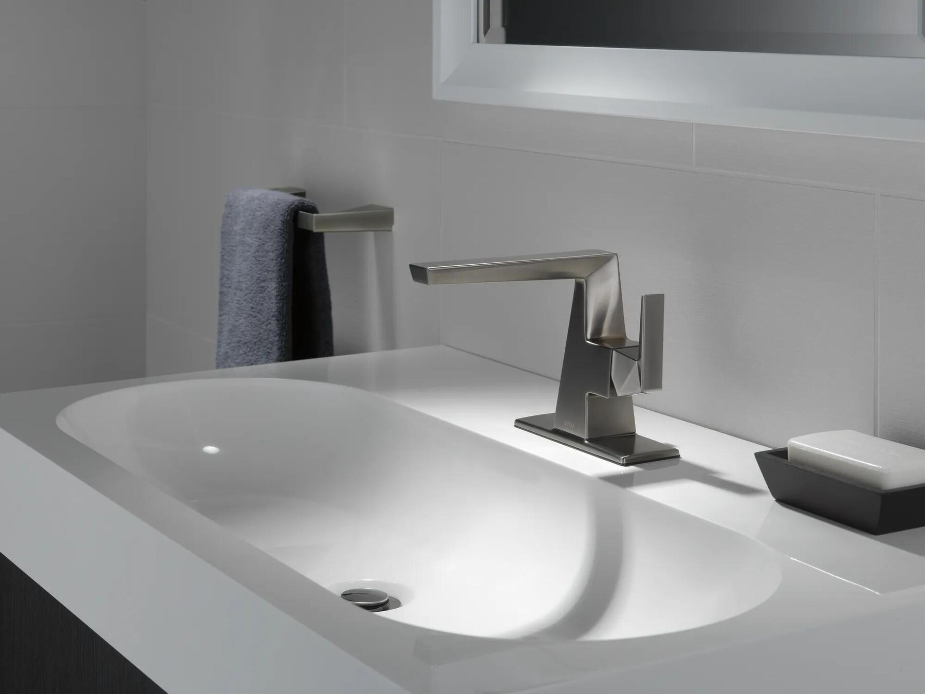 Single Handle Bathroom Faucet