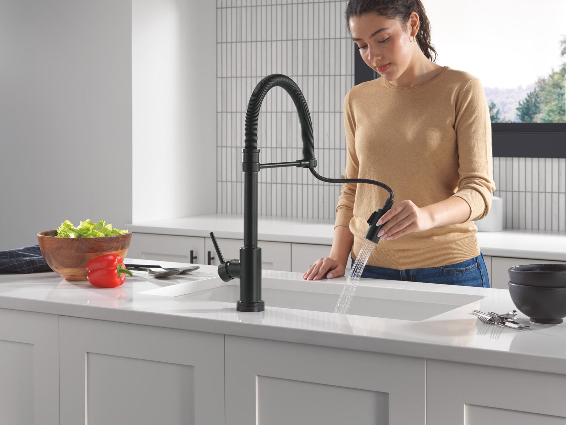 Touch<sub>2</sub>O&reg; Technology Kitchen Faucet with Touchless Technology