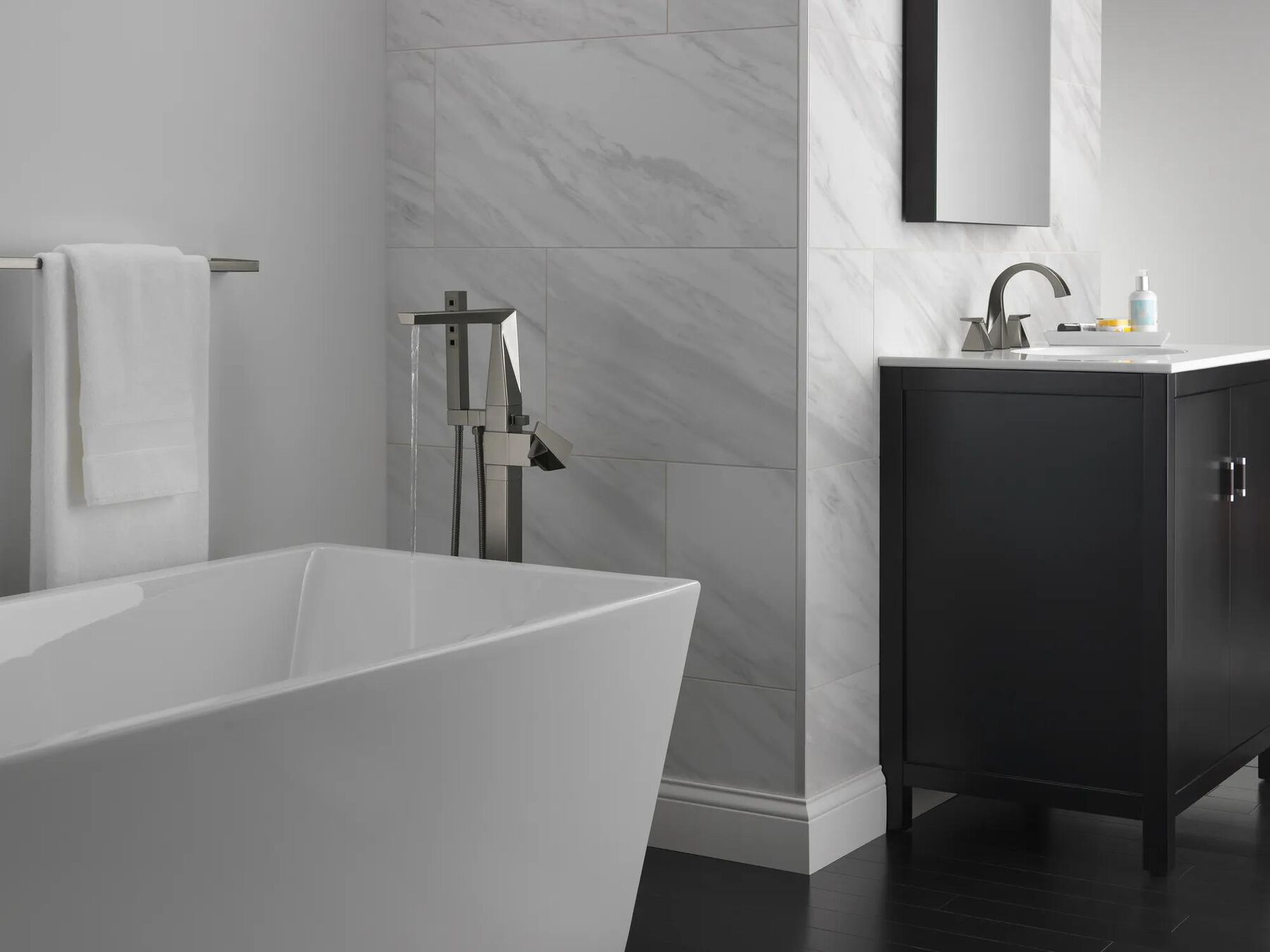 Single Handle Floor Mount Tub Filler Trim