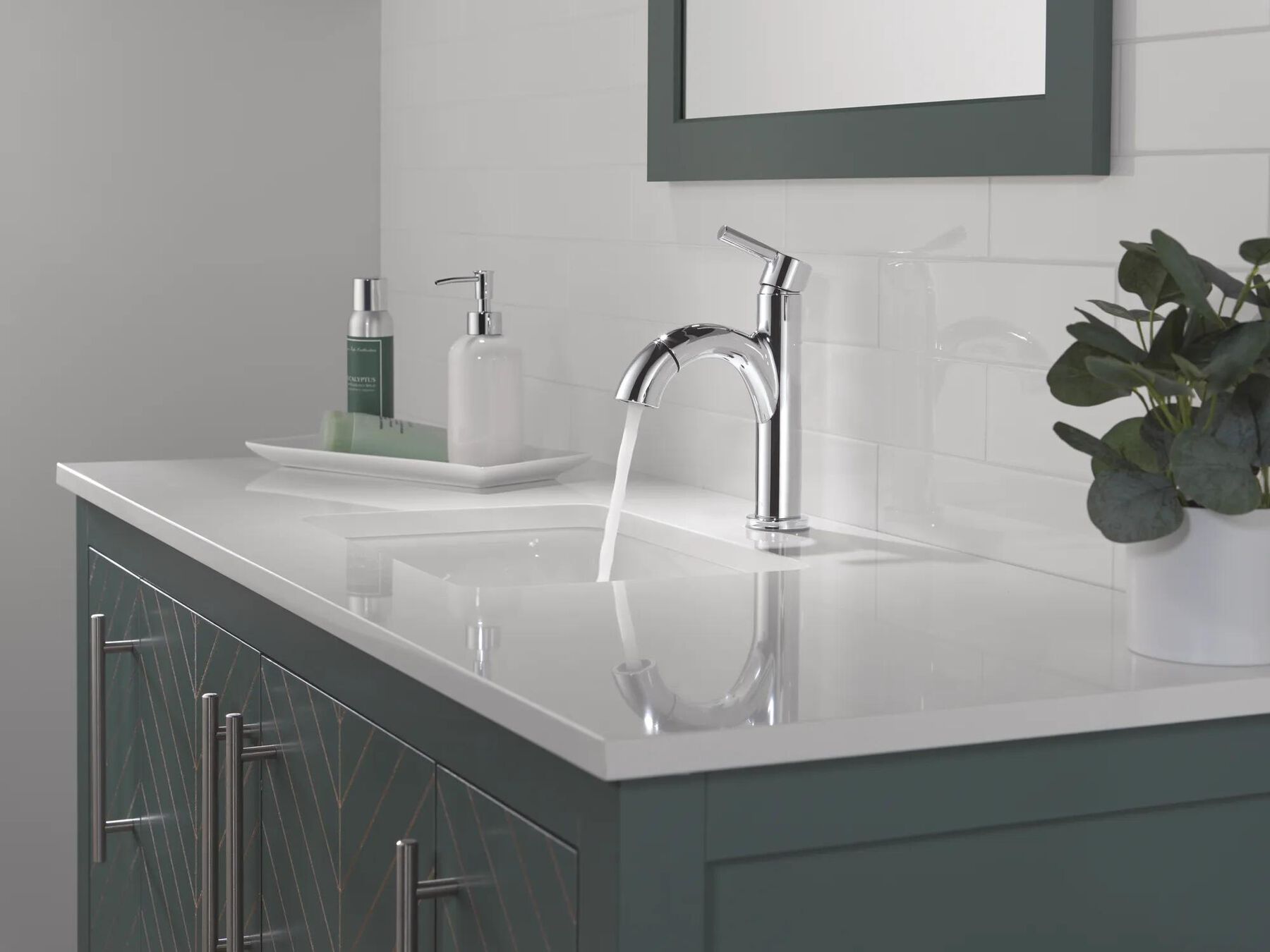 Single Handle Pull-Down Bathroom Faucet