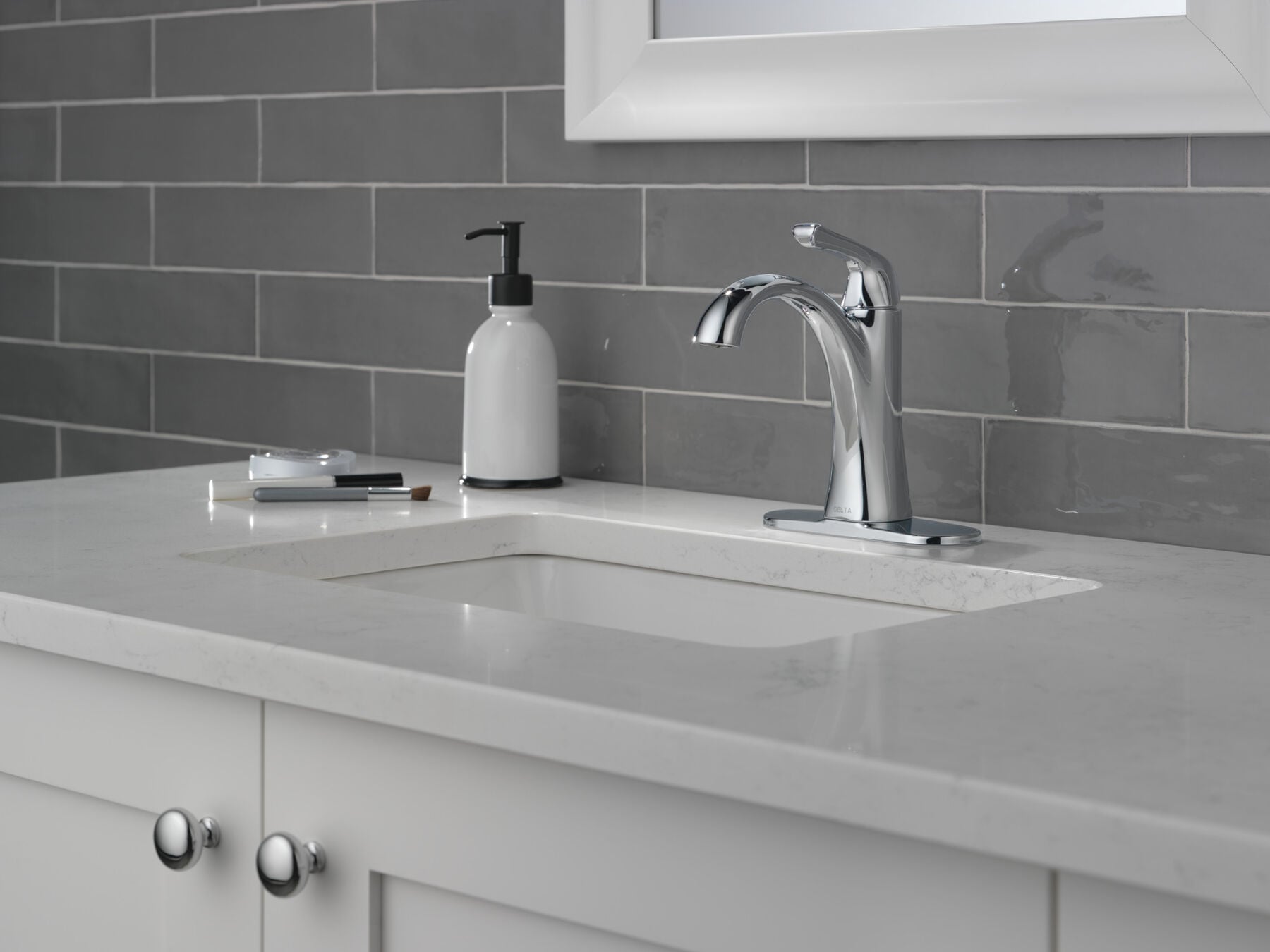 Single Handle Centerset Bathroom Faucet