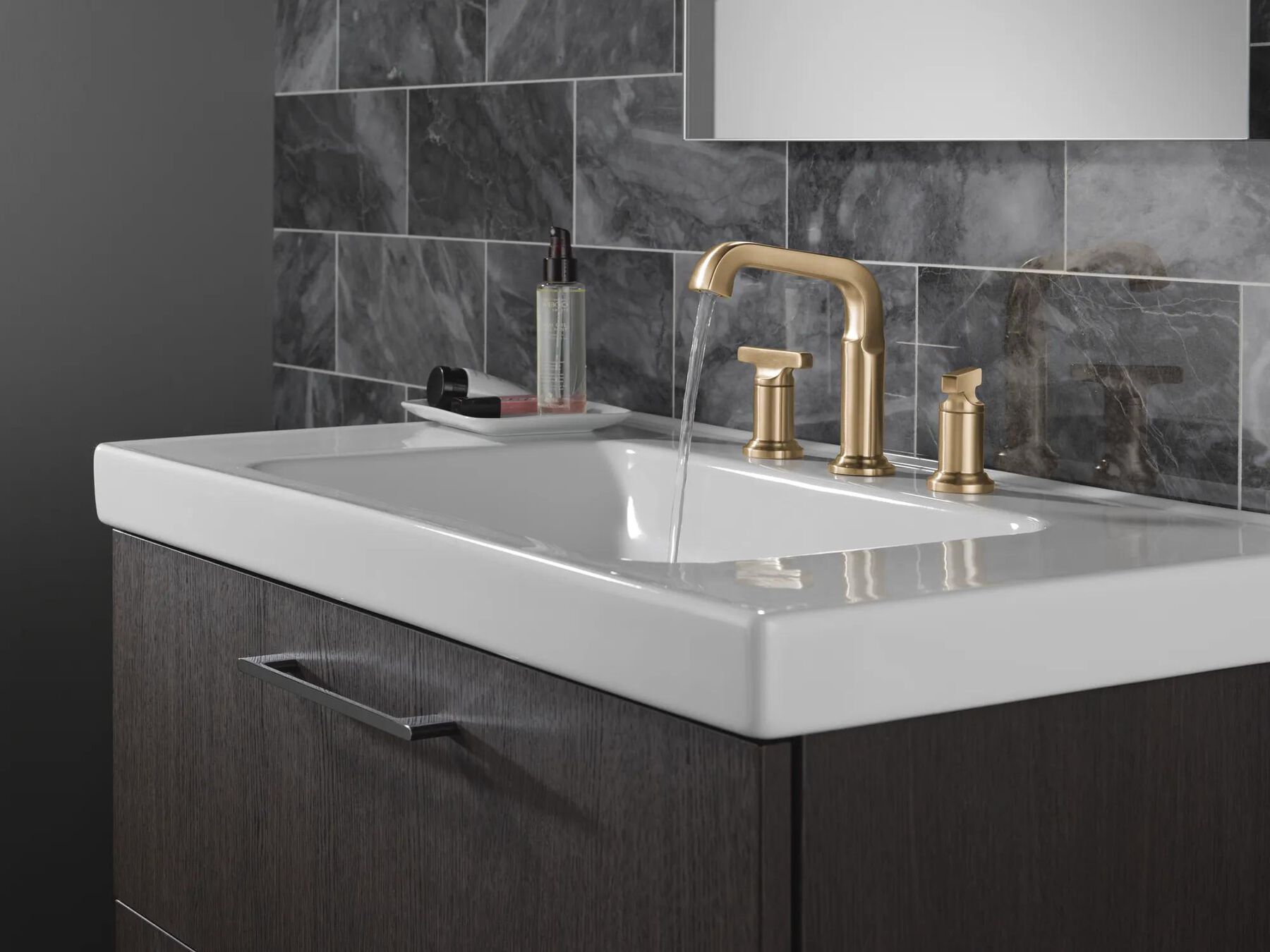 Two Handle Widespread Bathroom Faucet (Recertified)