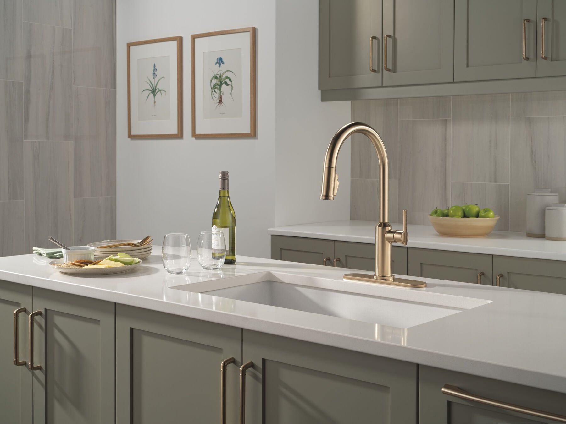 Single Handle Pull-Down Kitchen Faucet