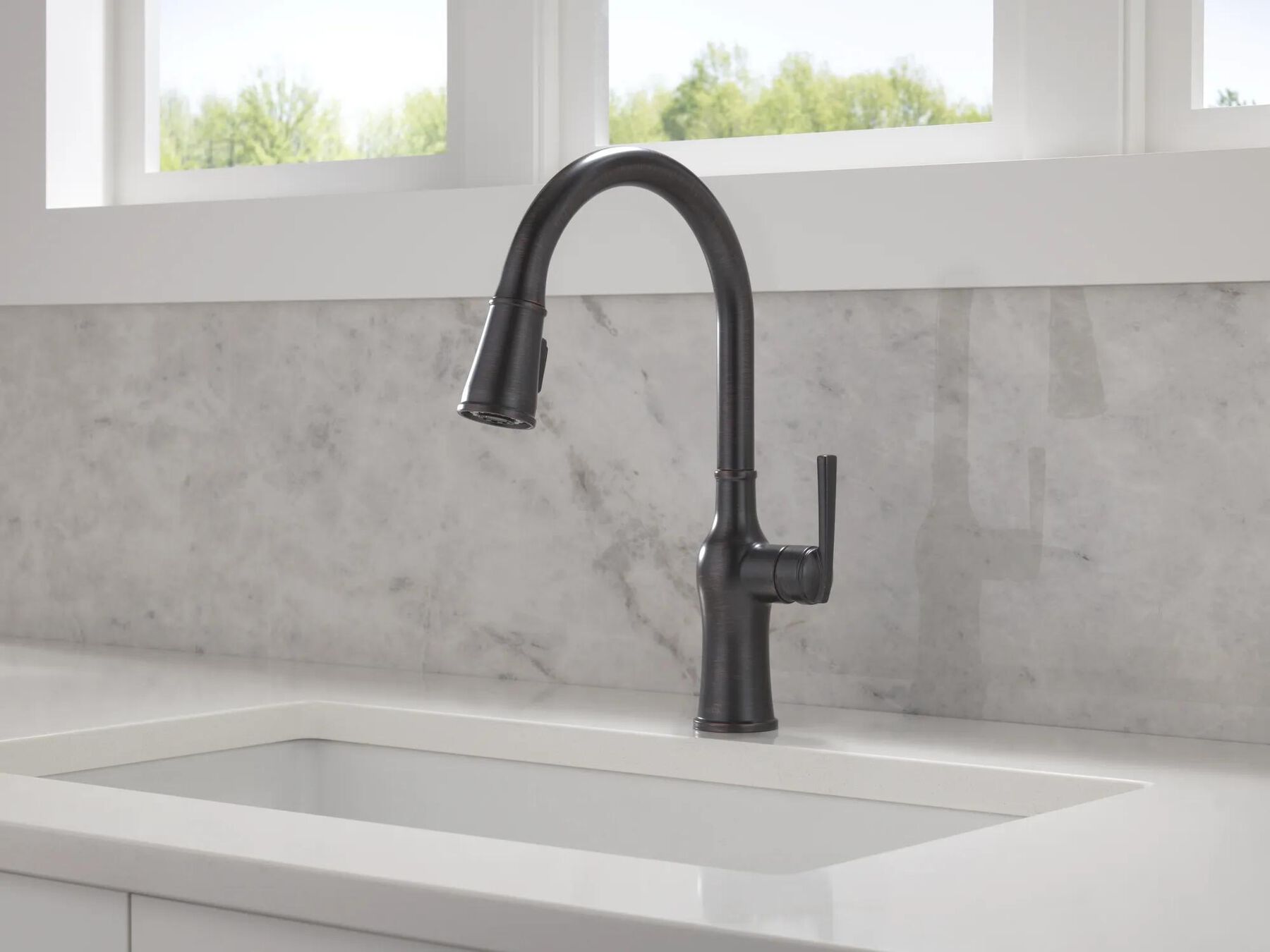 Single Handle Pull-Down Kitchen Faucet