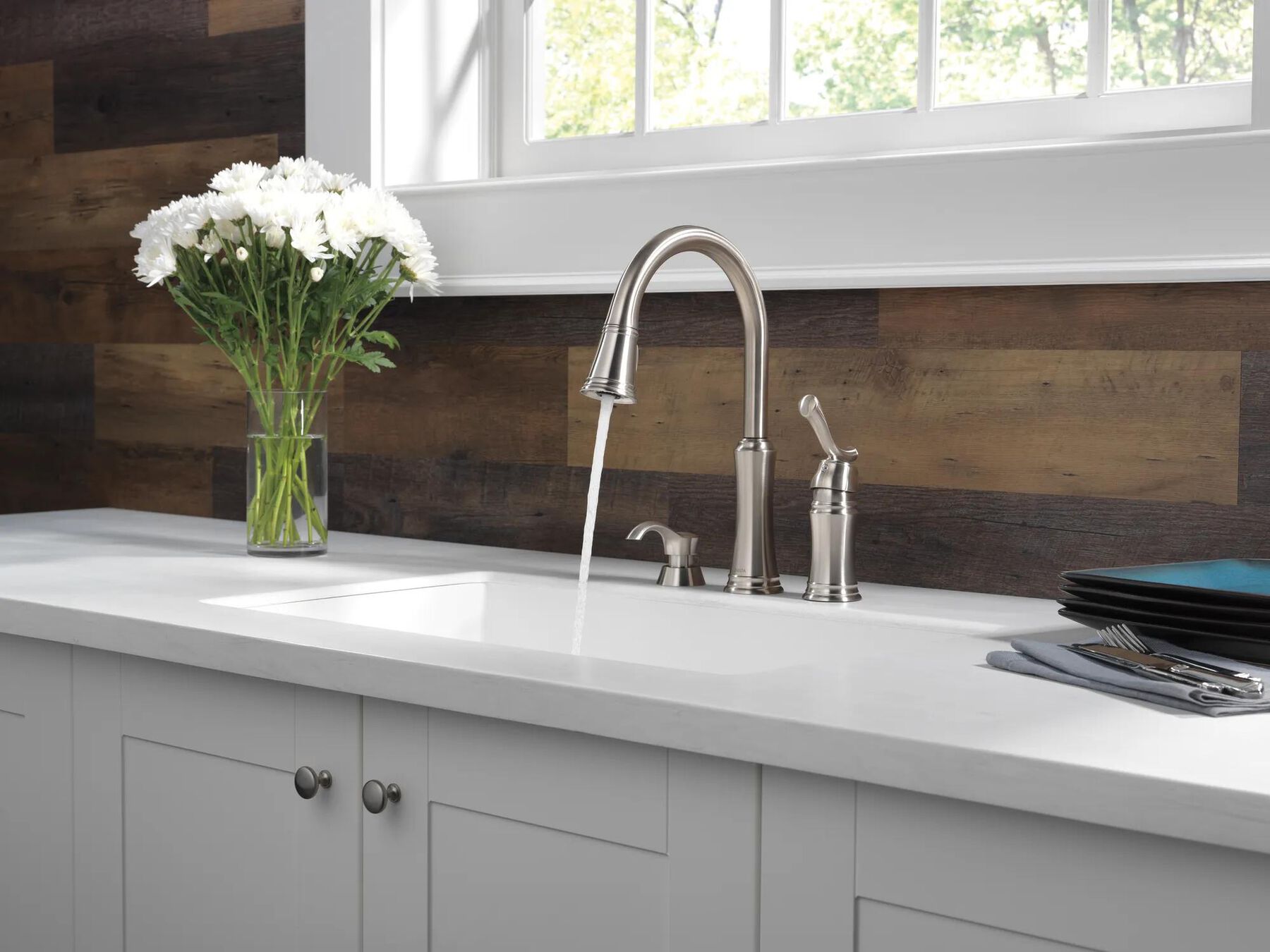 Pull-Down Kitchen Faucet with Soap Dispenser (Recertified)