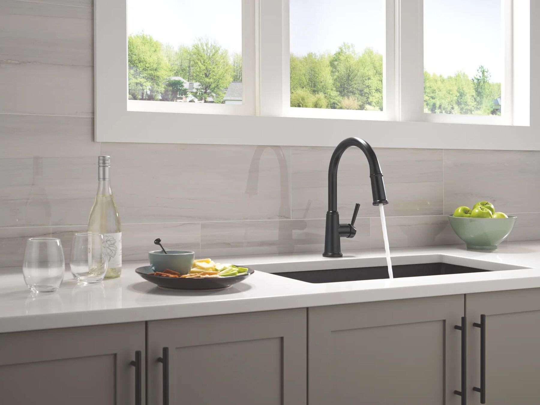 Single Handle Pull-Down Kitchen Faucet