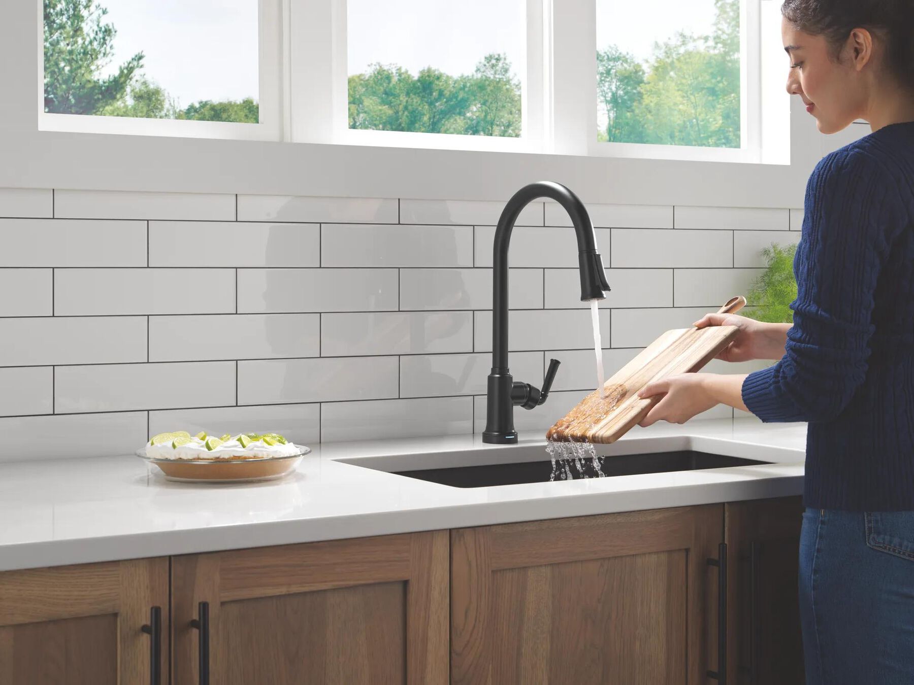 Single Handle Kitchen Pull-Down Faucet With Touchless Technology