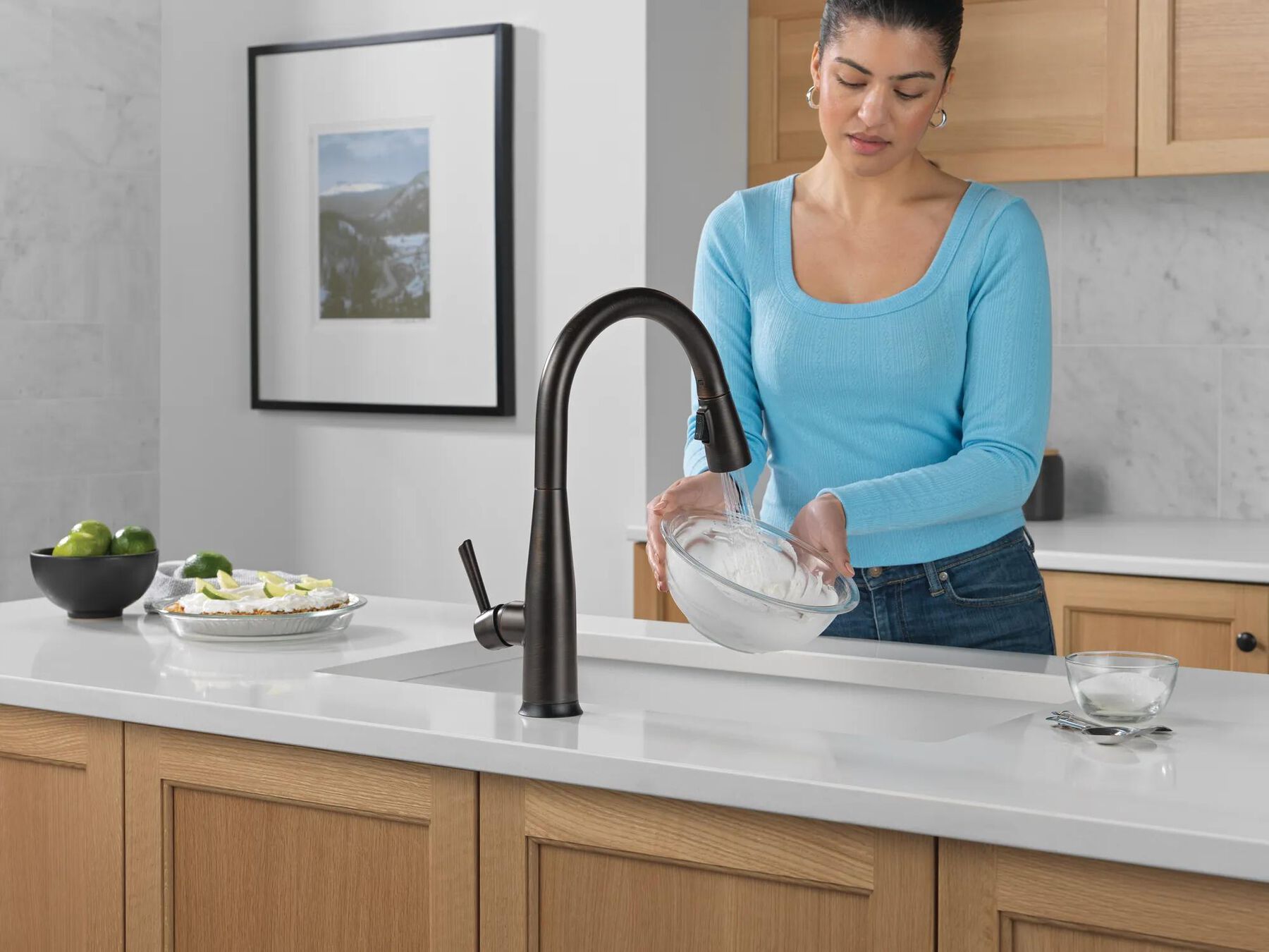 Touch<sub>2</sub>O&reg; Technology Kitchen Faucet with Touchless Technology