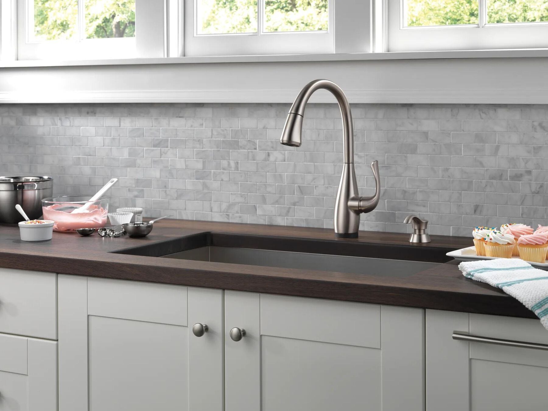 Single Handle Pull-Down Kitchen Faucet with Touch2O&reg; Technology and Soap Dispenser