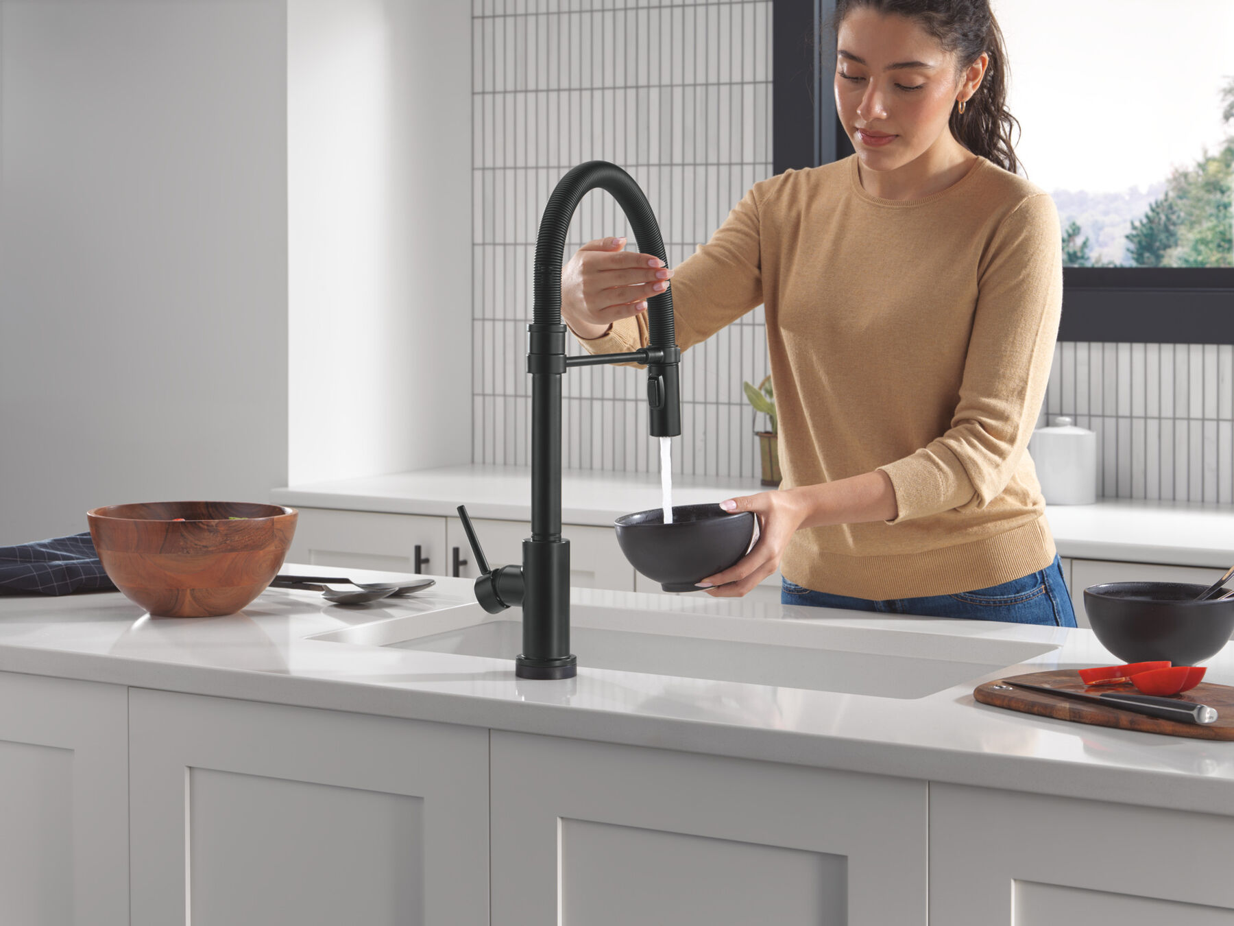 Touch<sub>2</sub>O&reg; Technology Kitchen Faucet with Touchless Technology