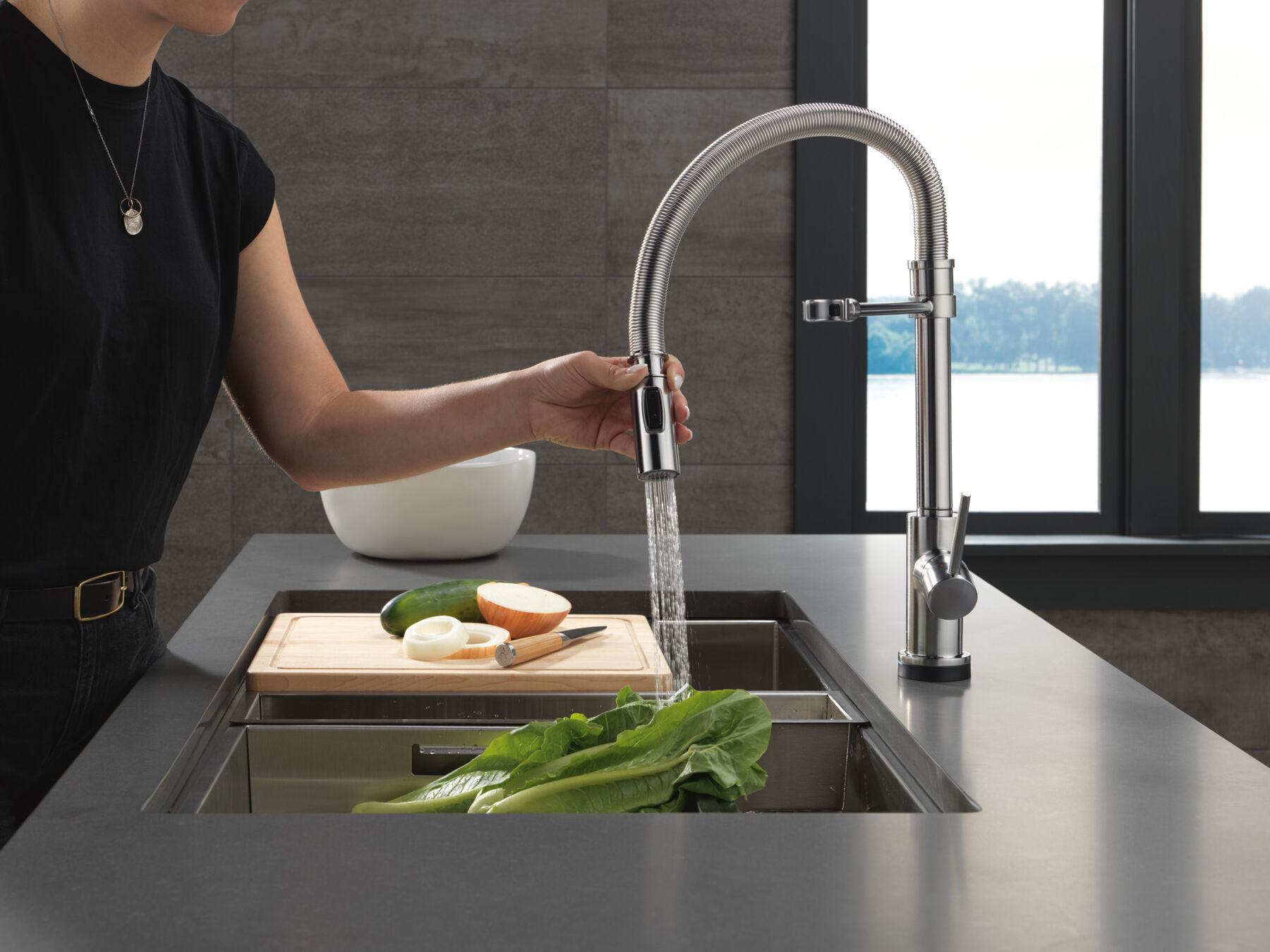 Touchless Pull-Down Kitchen Faucet (Recertified)