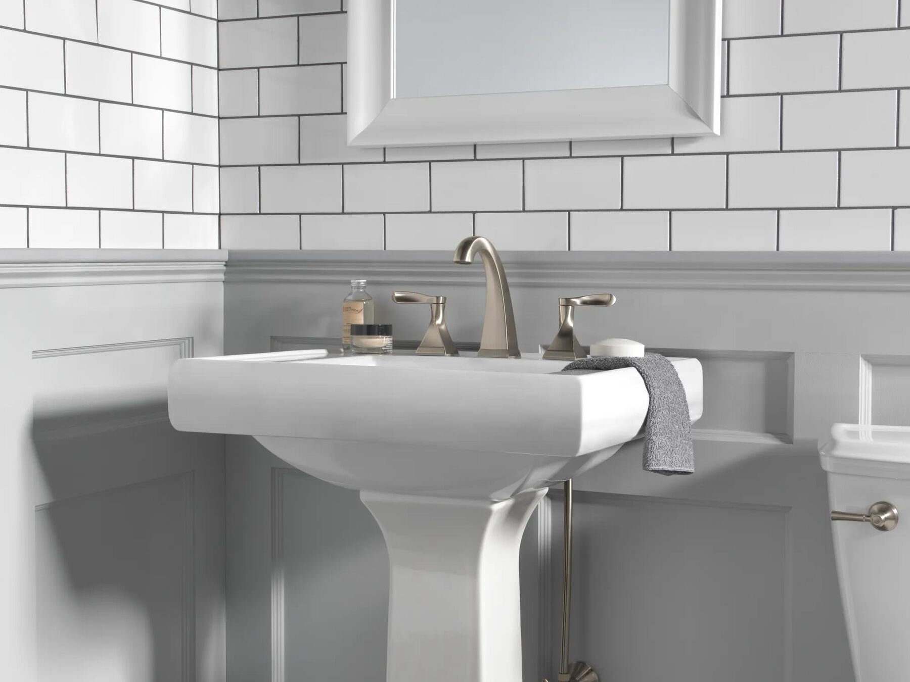 Two Handle Widespread Bathroom Faucet