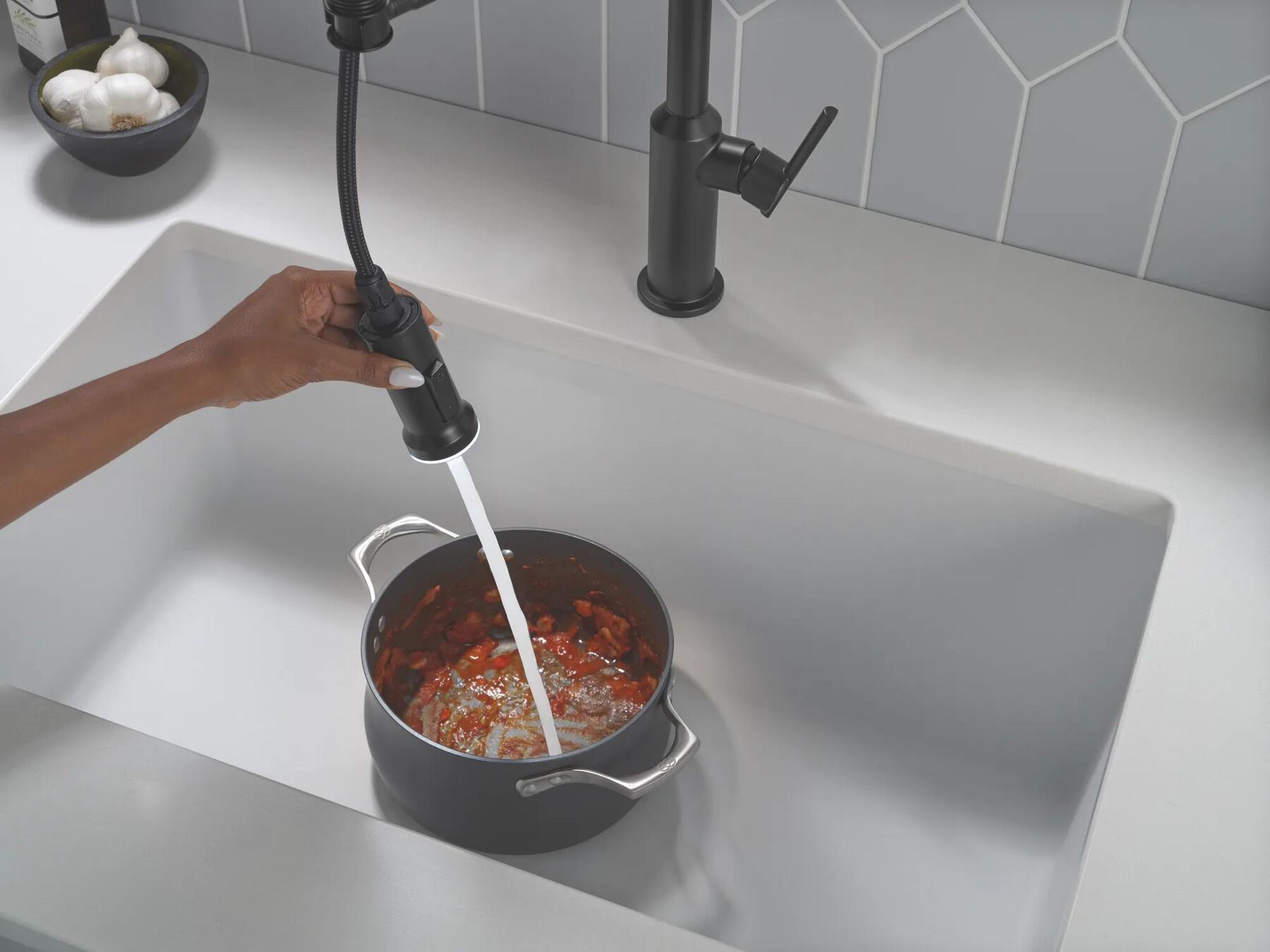 Single Handle Pull-Down Kitchen Faucet With Spring Spout