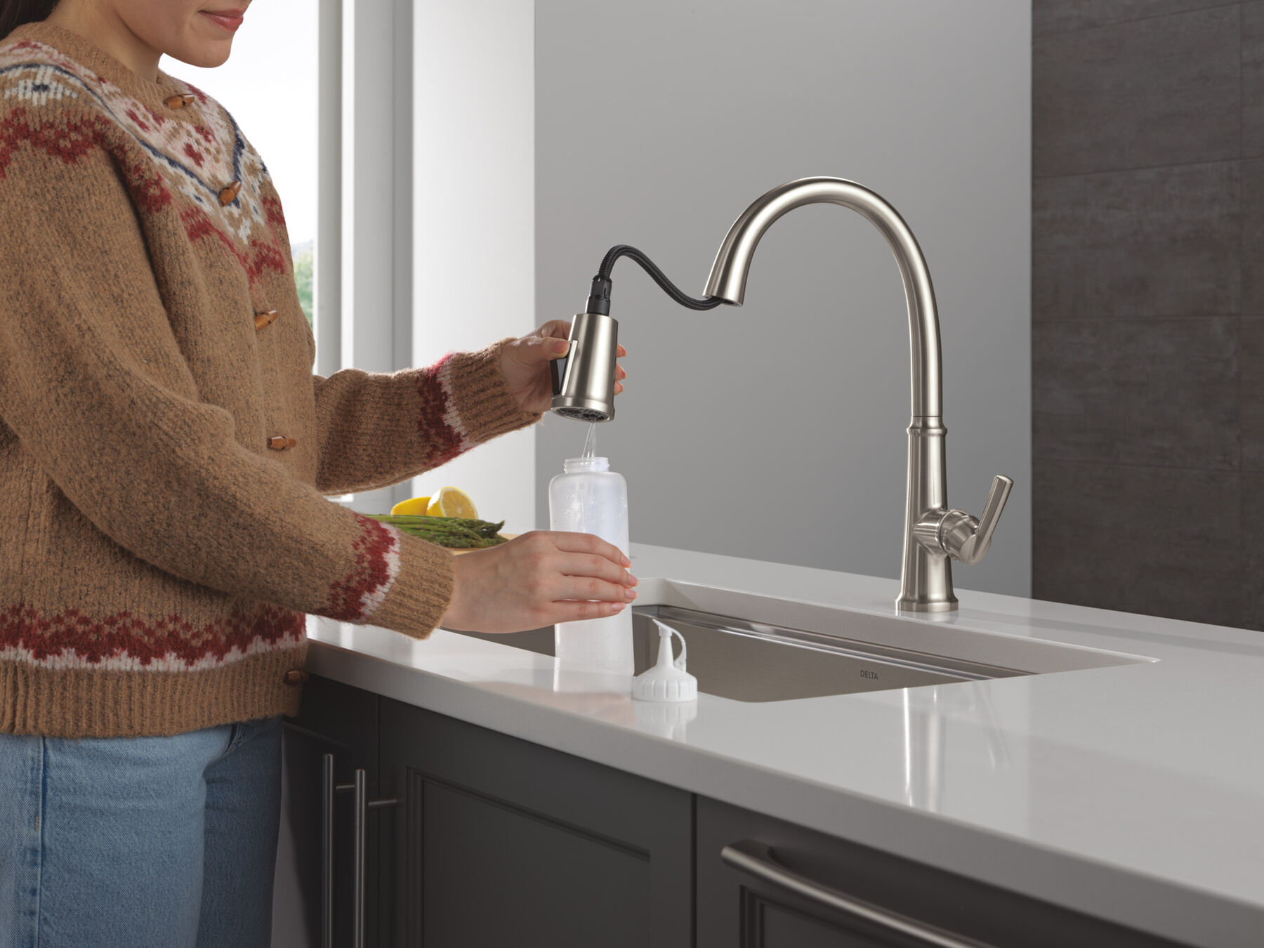 Single Handle Kitchen Pull-Down