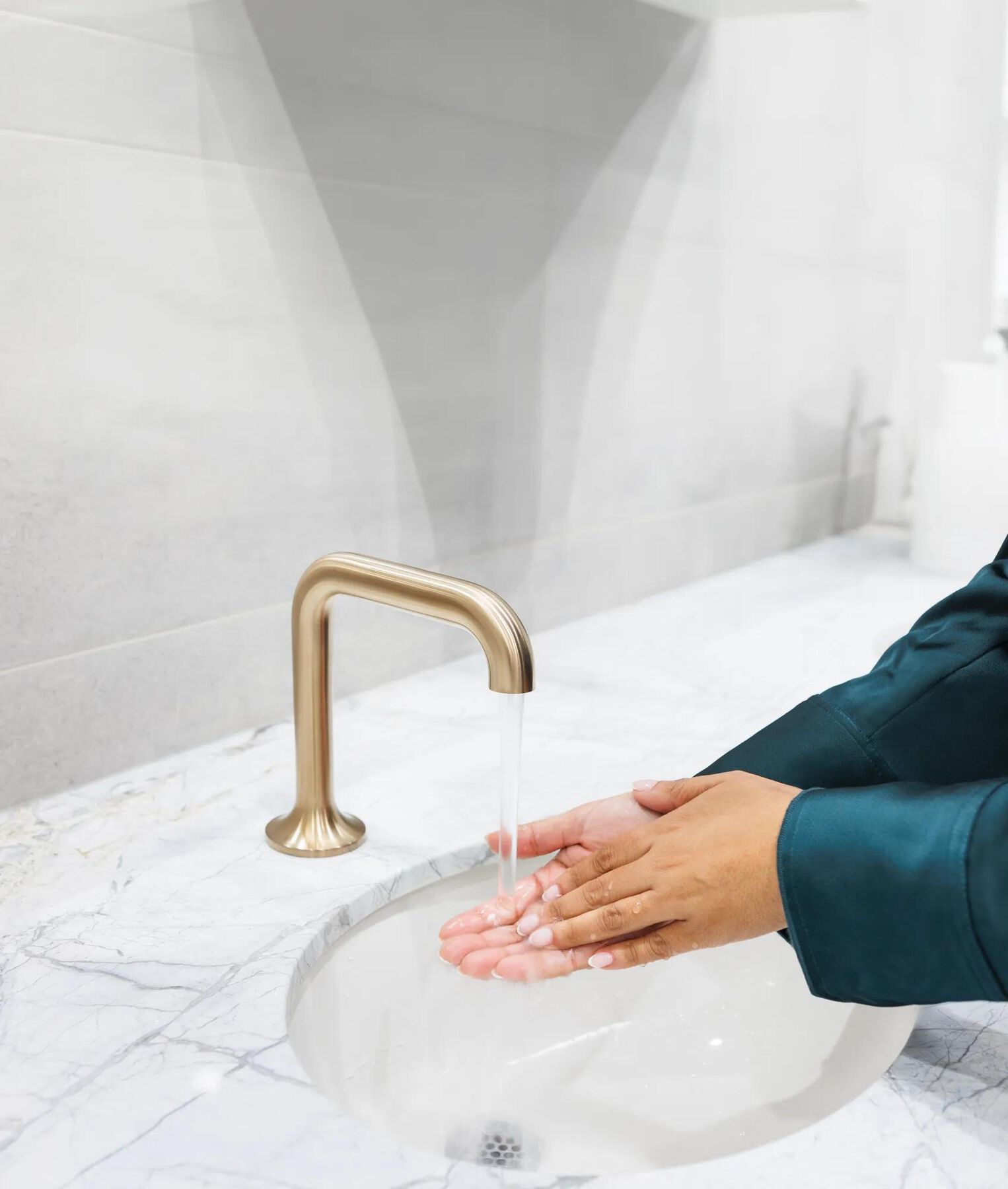 Driftex&trade; Electronic Lavatory Faucet with Proximity Sensing Technology - Hardwire Operated,  1.0GPM