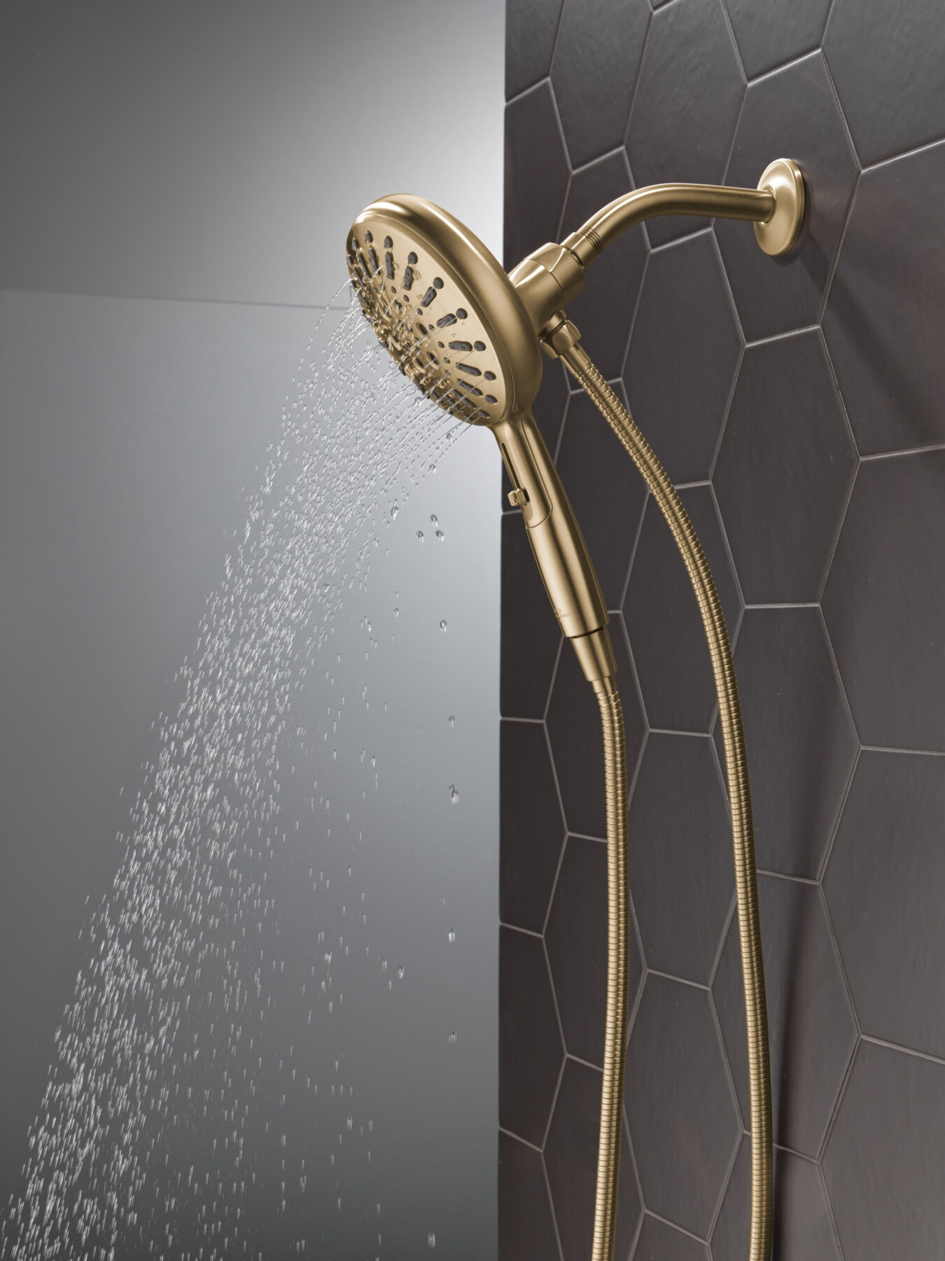 7-Setting SureDock&reg; Magnetic Hand Shower