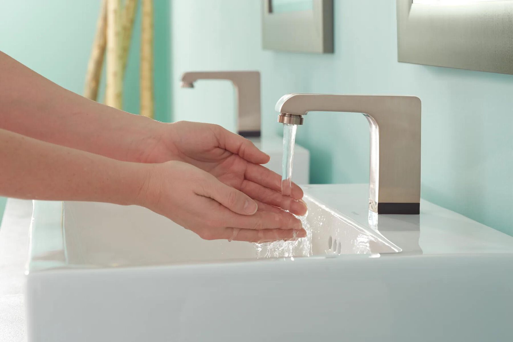 Single Hole Faucet with Proximity(TM) Sensing Technology - Hardwire