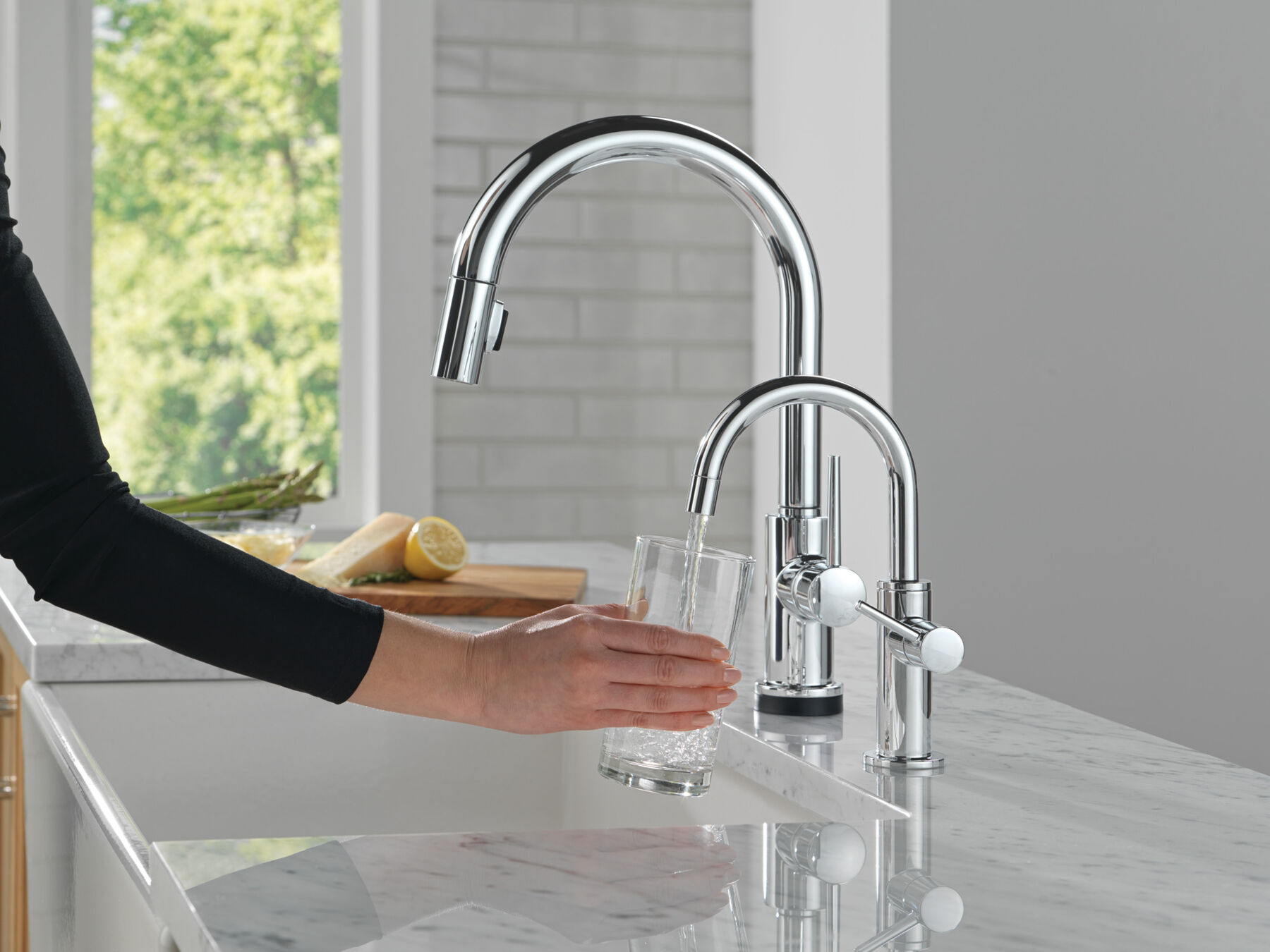 Single Handle Pull-Down Kitchen Faucet with Touch<sub>2</sub>O&reg; Technology
