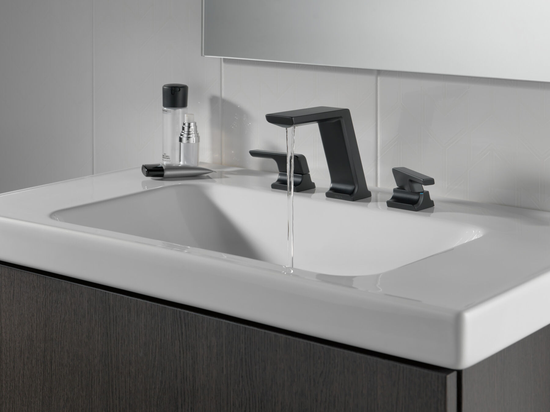 Two Handle Widespread Bathroom Faucet (Recertified)
