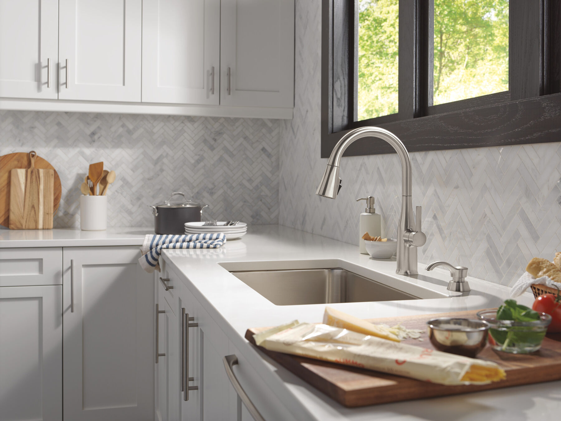 Pull-Down Kitchen 1 Handle with Soap Dispenser Bundle