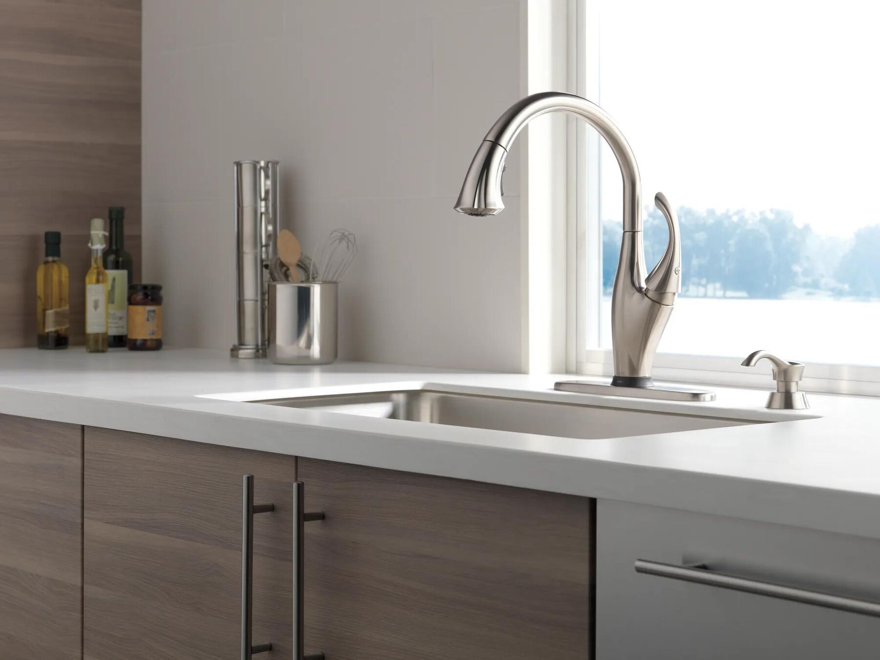 Single Handle Pull-Down Kitchen Faucet with Touch2O&reg; Technology and Soap Dispenser