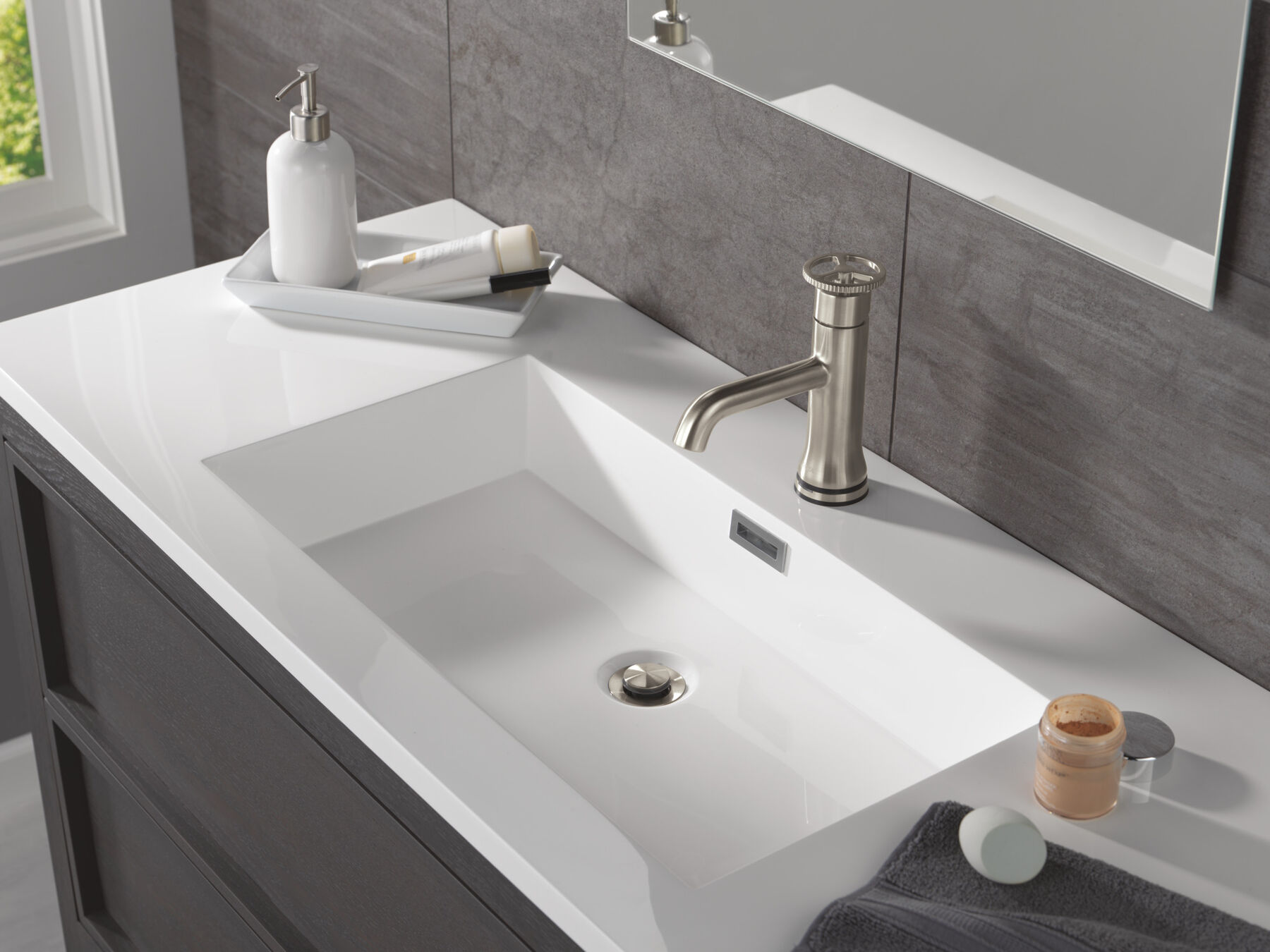Touch2O Bathroom Faucet with Touchless Technology