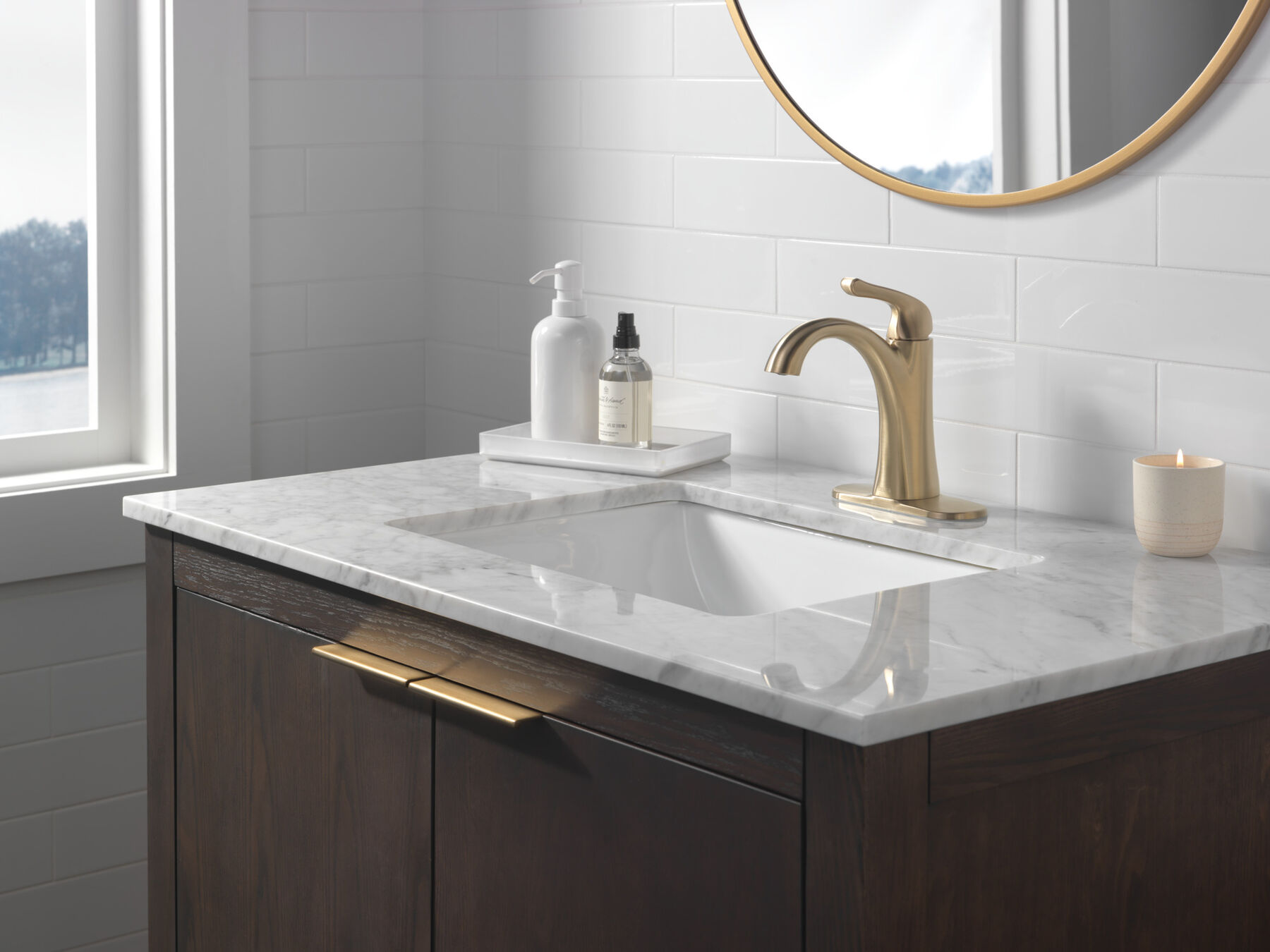 Single Handle Centerset Bathroom Faucet