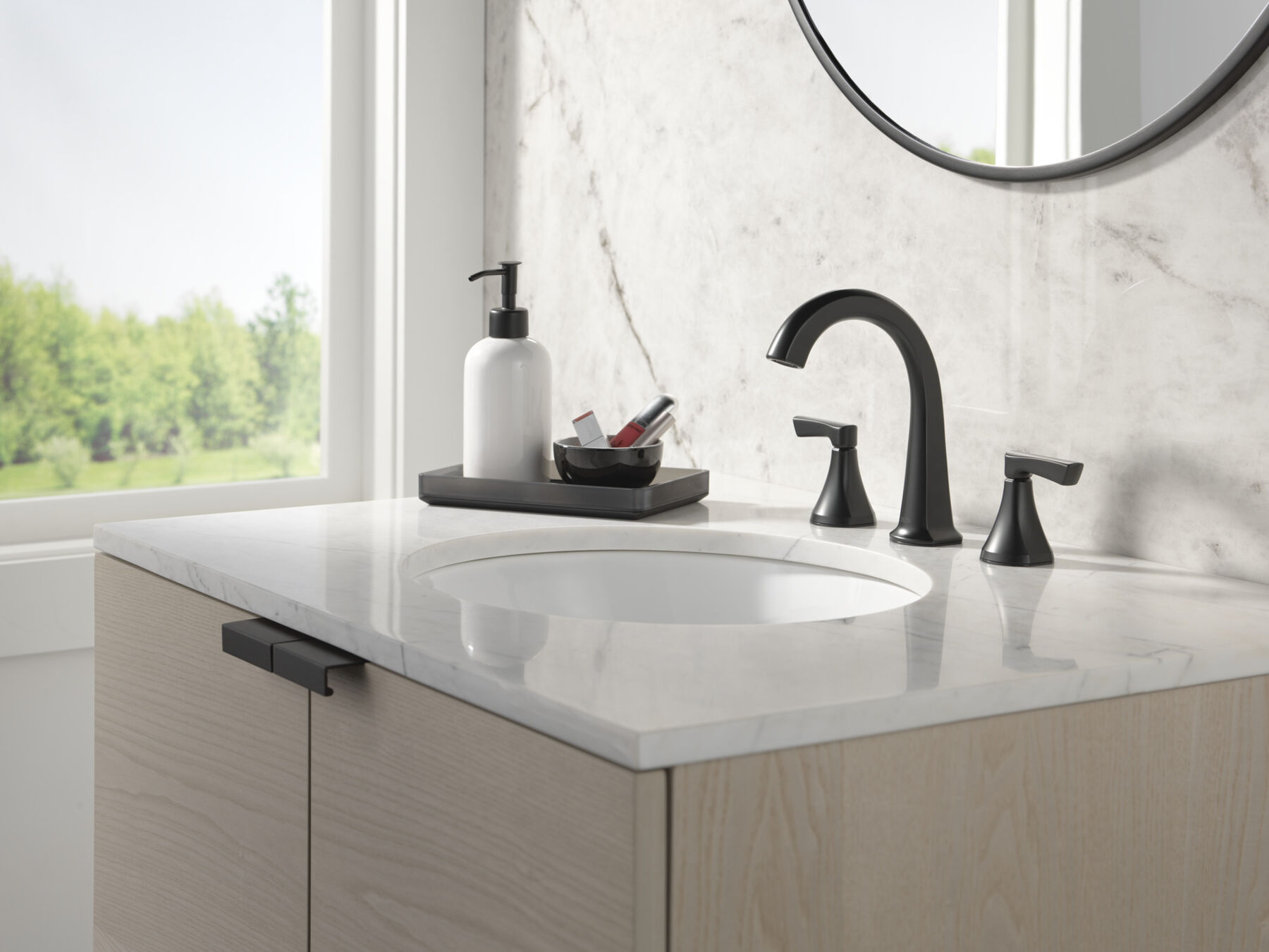 Two Handle Widespread Bathroom Faucet