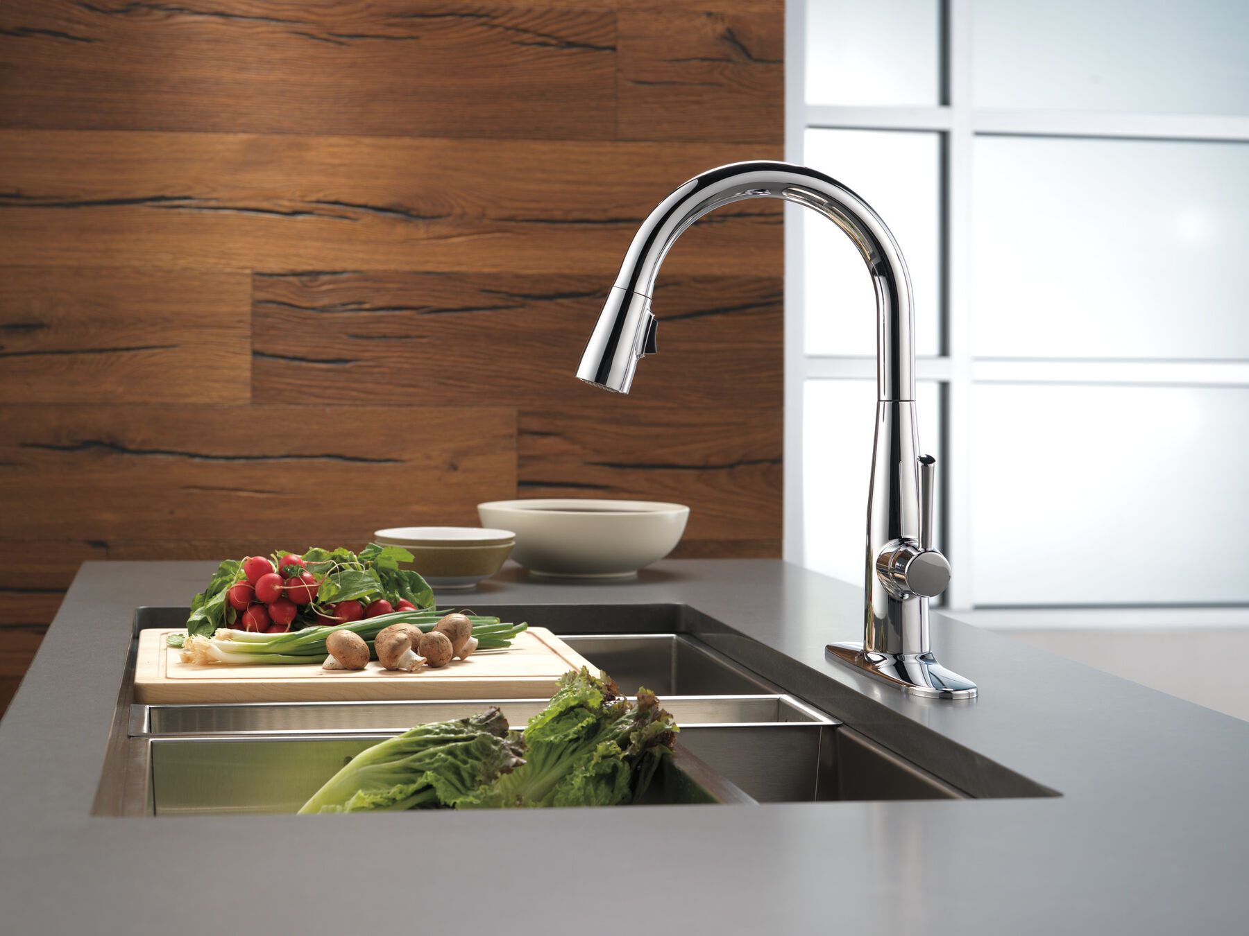 Single Handle Pull-Down Kitchen Faucet