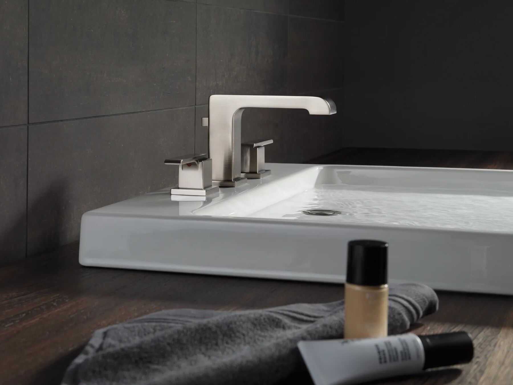 Two Handle Widespread Bathroom Faucet
