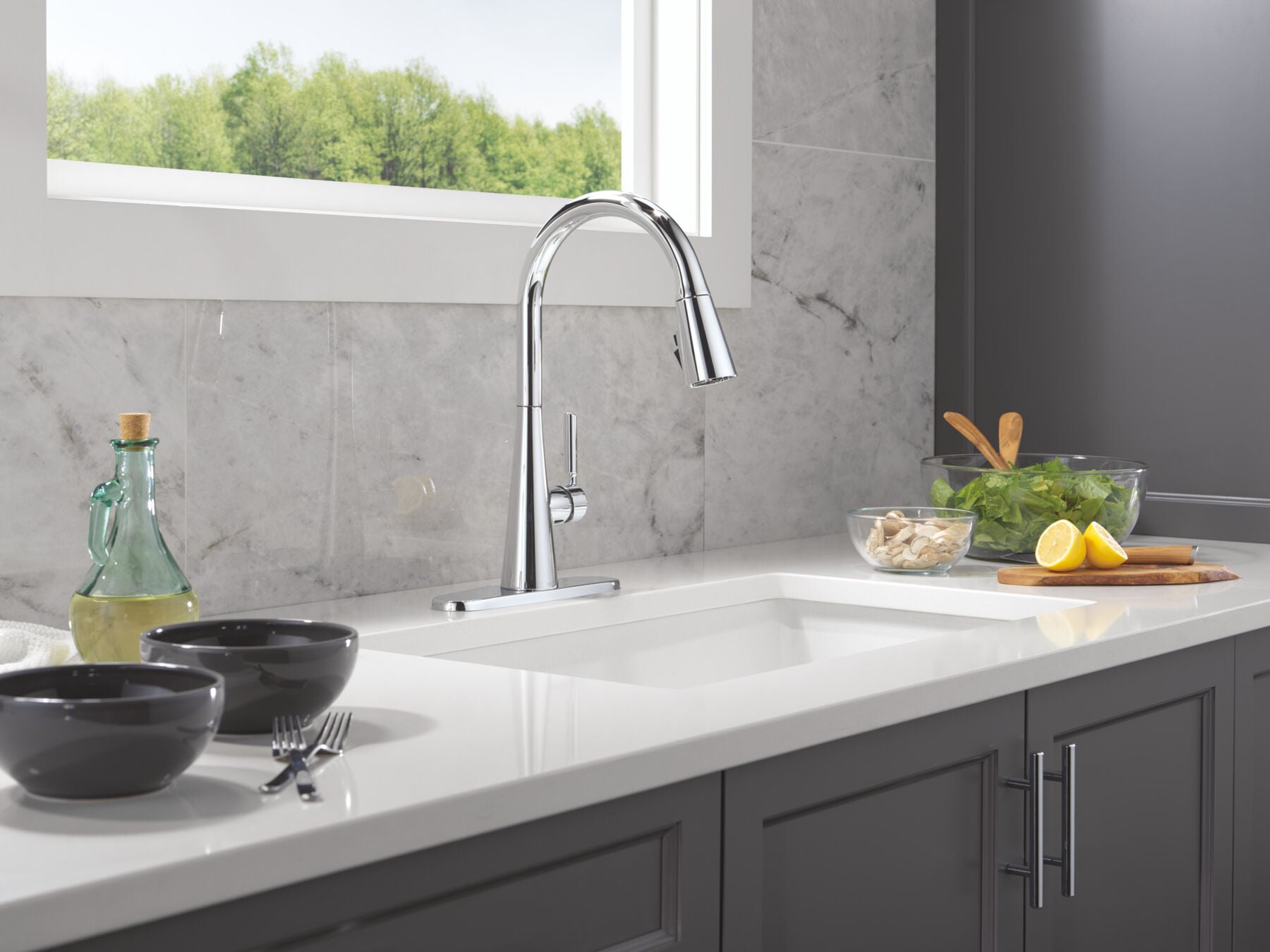 Single Handle Kitchen Pull-Down Faucet