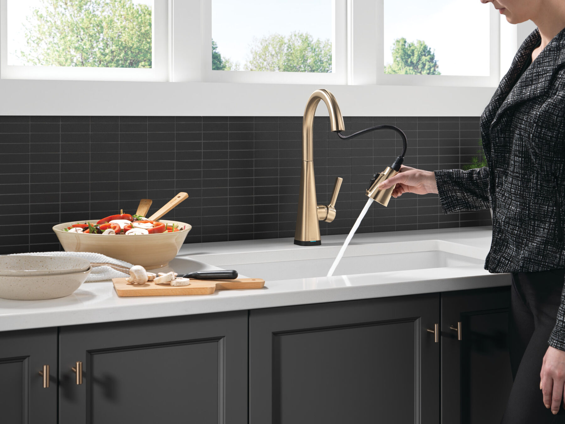 Single-Handle Pull-Down Kitchen Faucet with Touch<sub>2</sub>O&reg; Technology