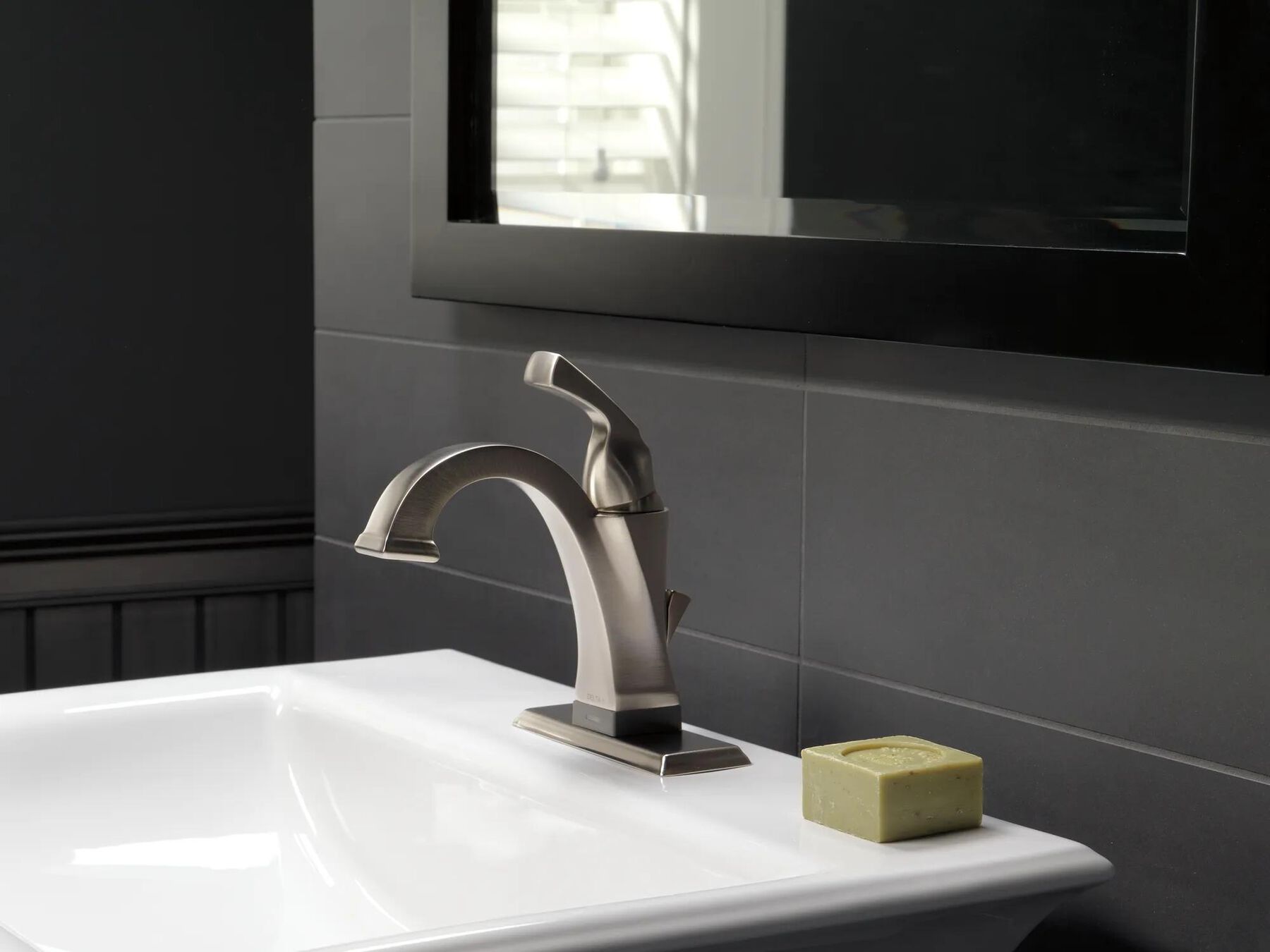 Single Handle Bathroom Faucet with Touch<sub>2</sub>O.xt&reg; Technology