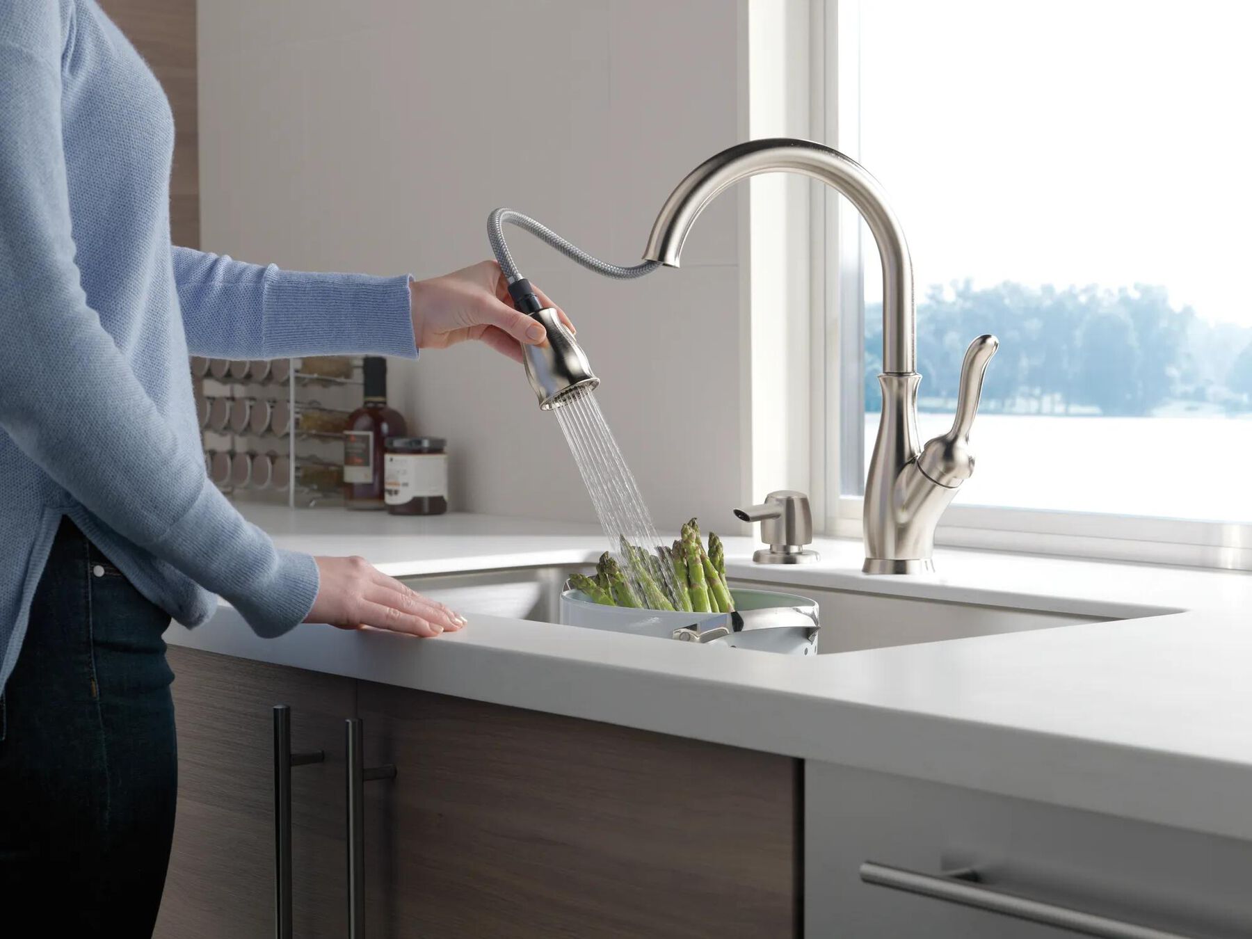 Kitchen Single Handle Pull-Down Faucet