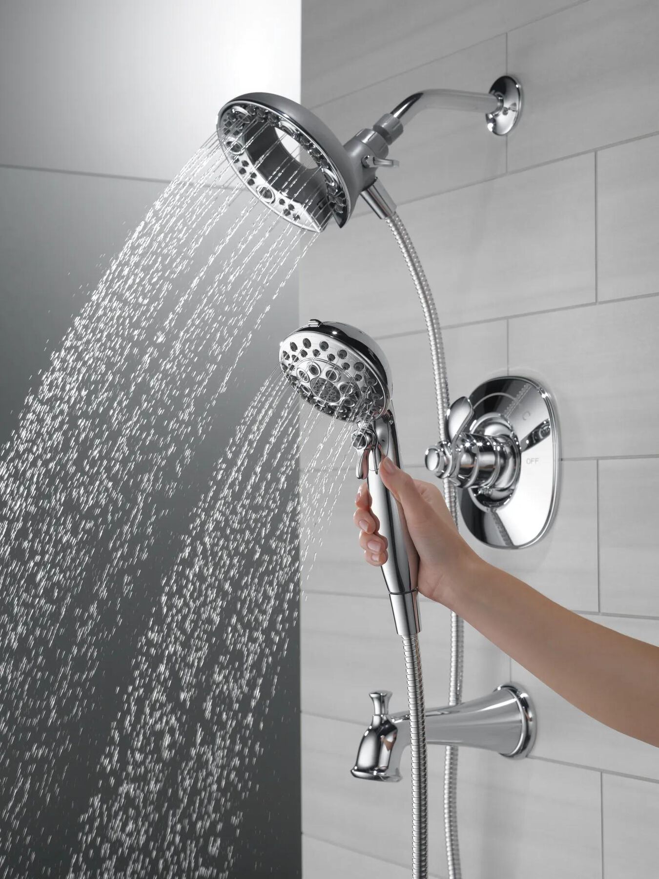 Monitor(R) 14 Series Tub and Shower with In2ition(R) Two-in-One Shower