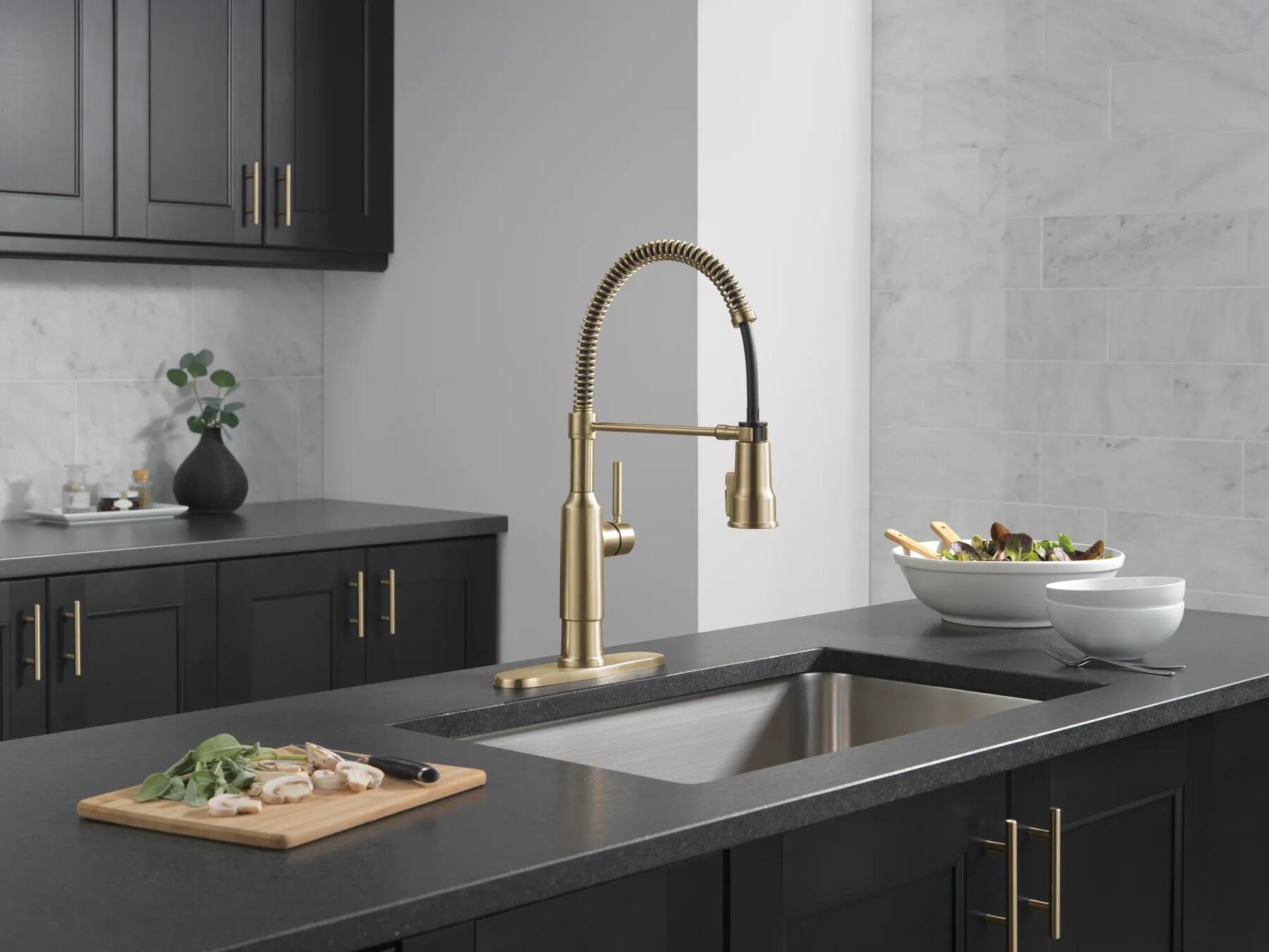 Single-Handle Pull-Down Spring Kitchen Faucet (Recertified)