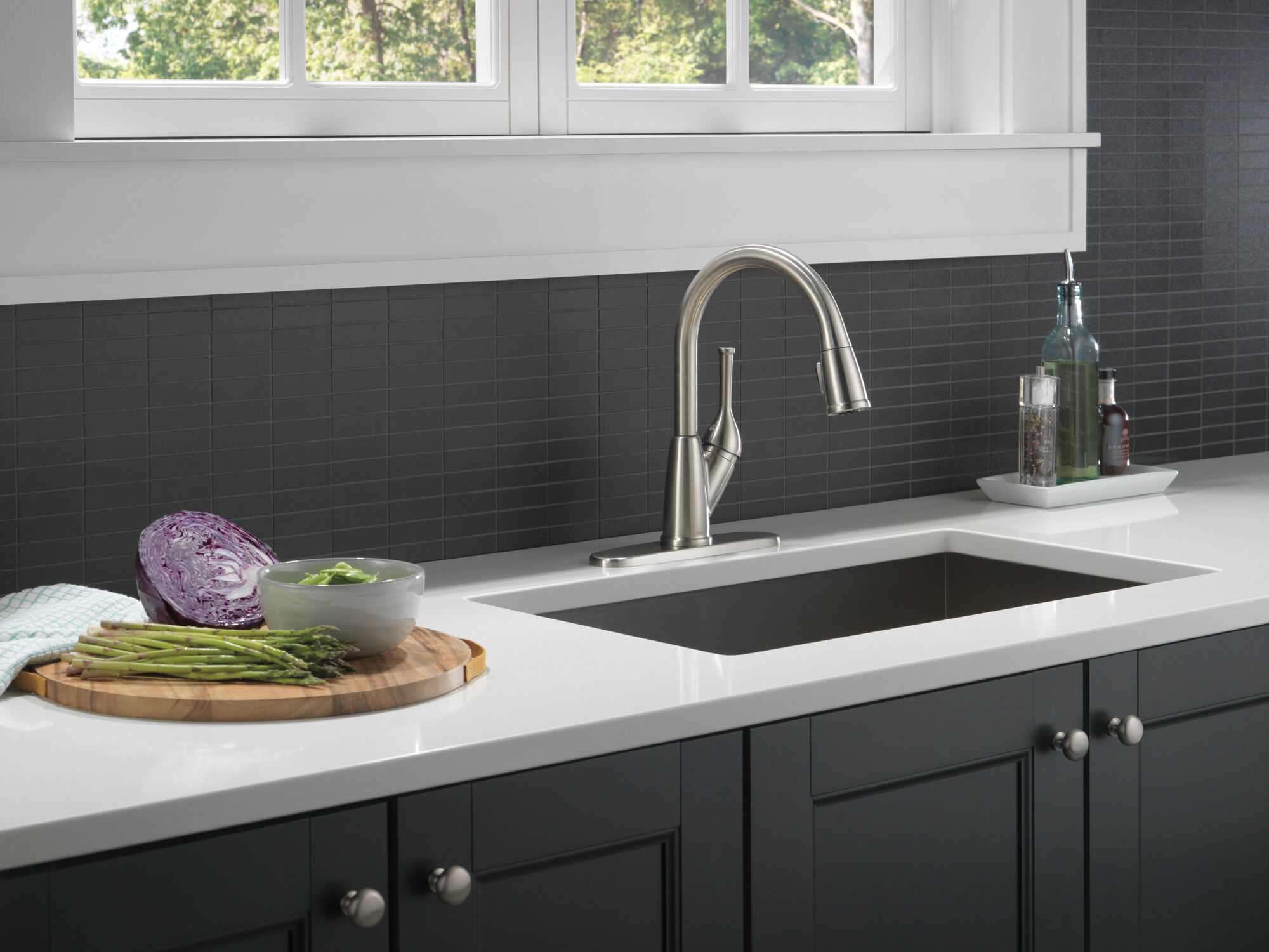 Single Handle Pull-Down Kitchen Faucet in Stainless 19810-SS-DST