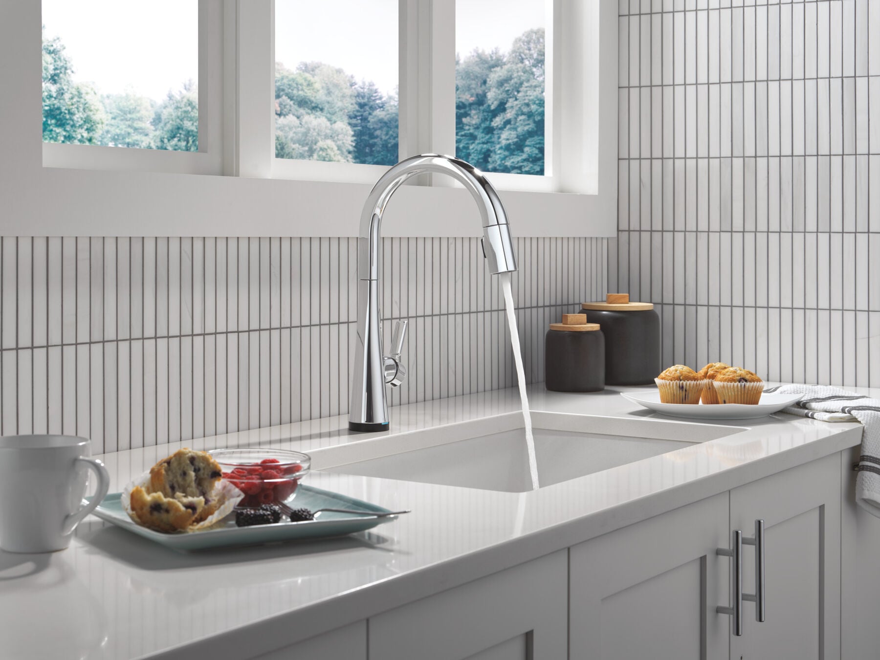 Touch<sub>2</sub>O&reg; Technology Kitchen Faucet with Touchless Technology