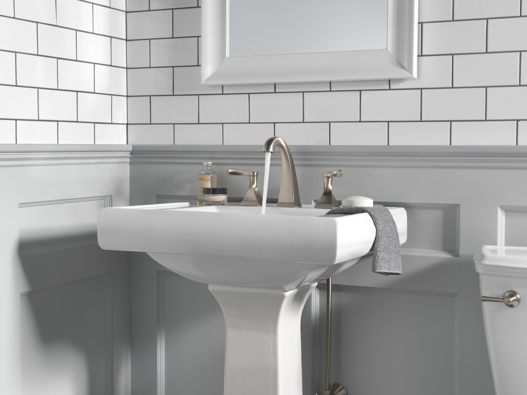Two Handle Widespread Bathroom Faucet