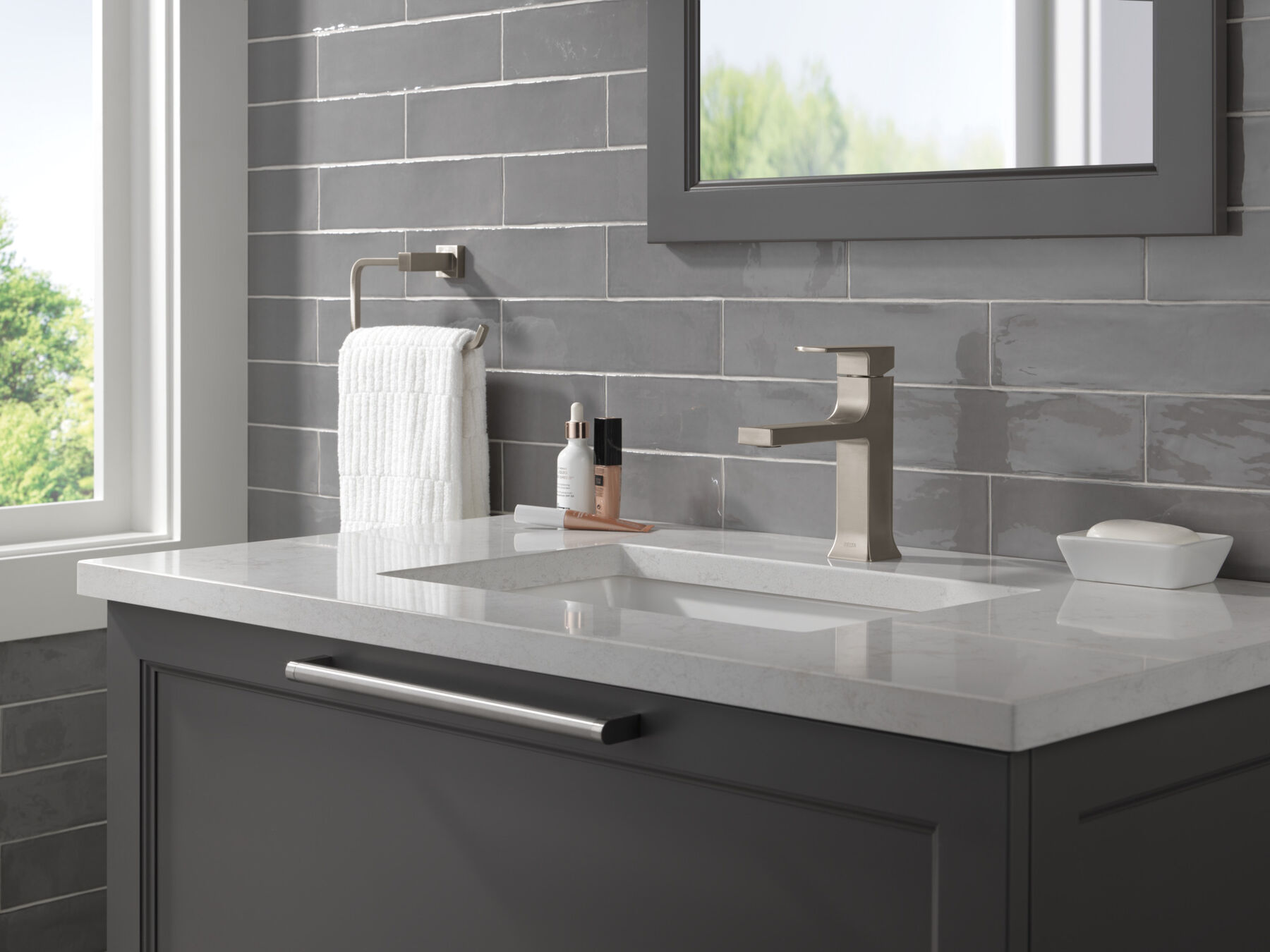 Single Handle Lavatory Faucet with Bathroom Accessories Bundle